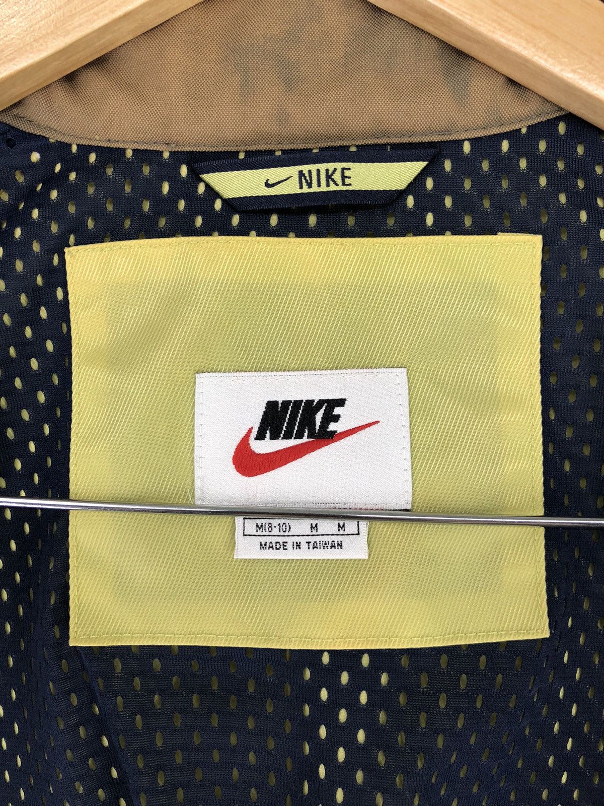 Nike Vintage 90s Nike Windbreaker Faded Jacket Size US M / EU 48-50 / 2 - 20 Thumbnail