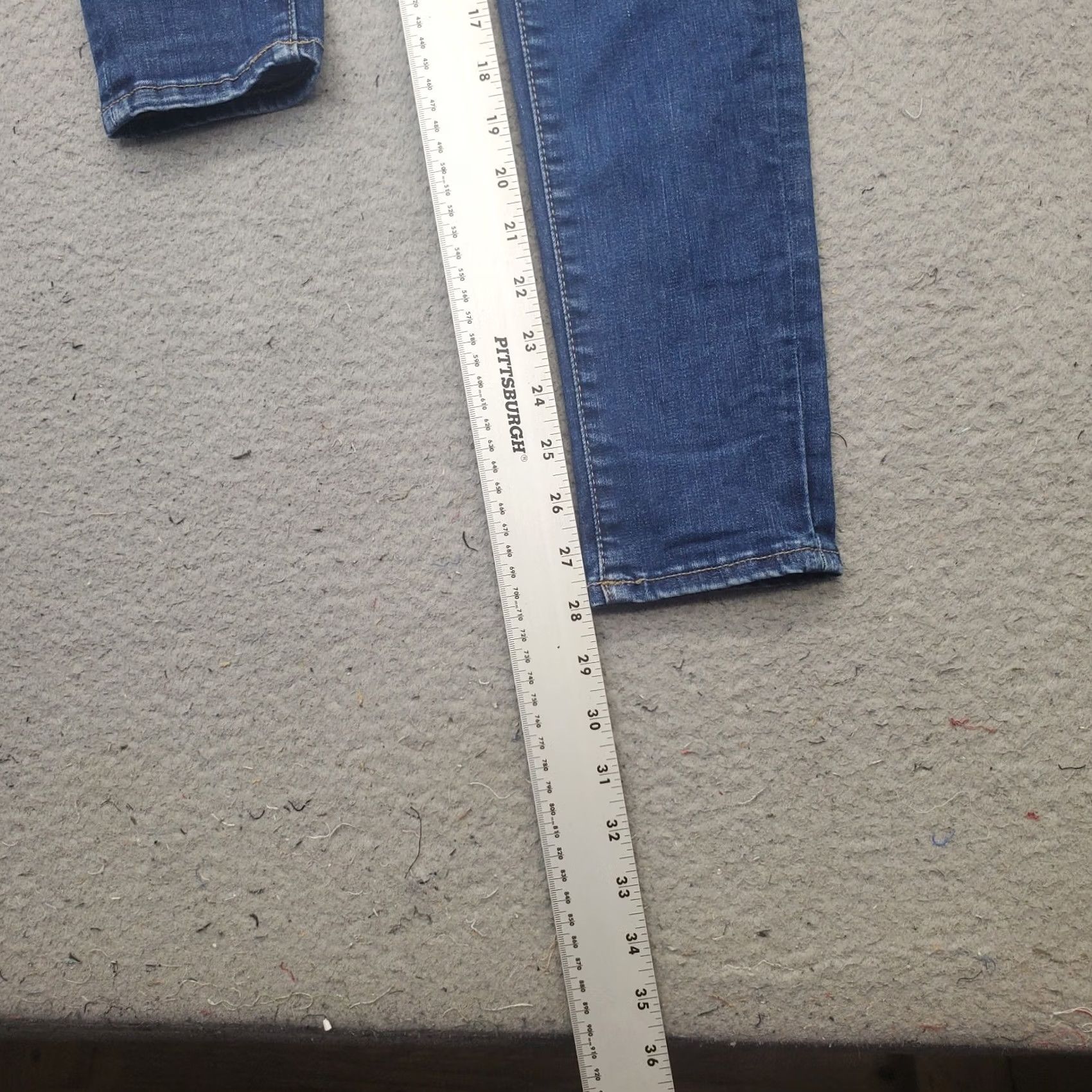 Gap Gap Jeans Womens 26 Blue Denim Stretch Skinny Medium Wash 5-Pocket Regular Waist 28 Inseam Mens? Womens? Size 26" / US 2 / IT 38 - 4 Thumbnail