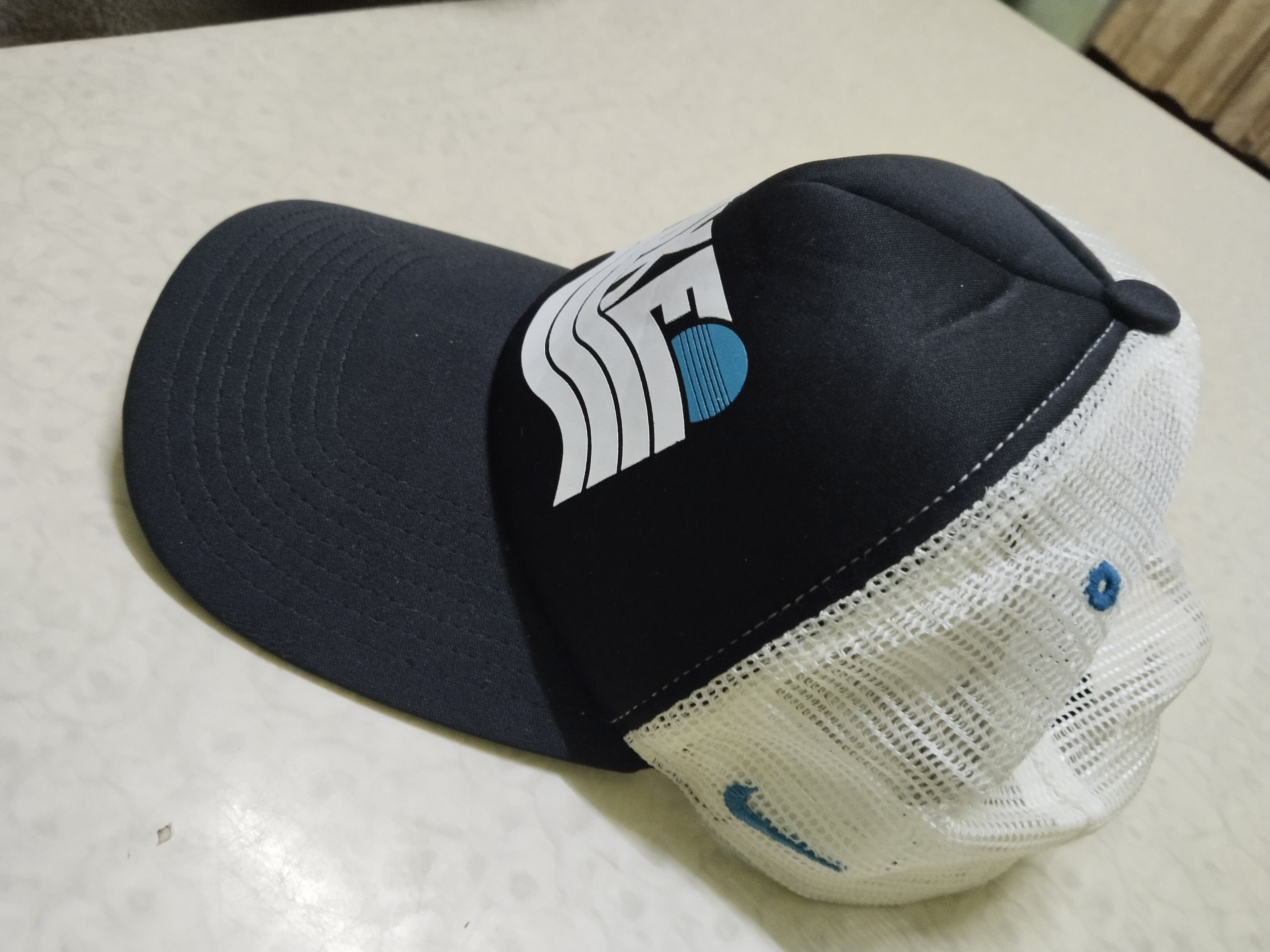 Nike RARE NIKE ATHDPT TRUCKER CAP SNAPBACK Size ONE SIZE - 3 Thumbnail