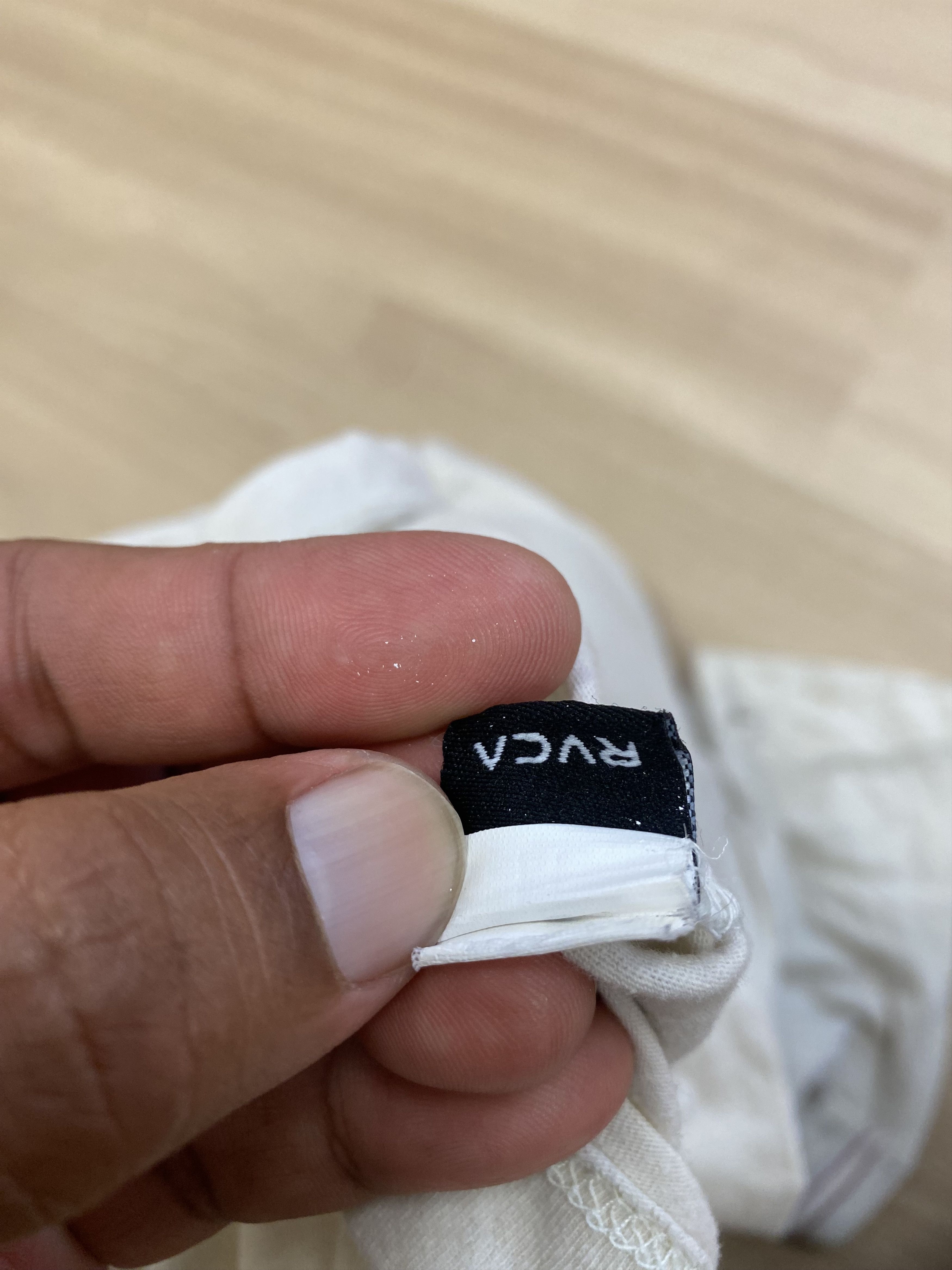RVCA rvca big logo size S Size US S / EU 44-46 / 1 - 7 Thumbnail