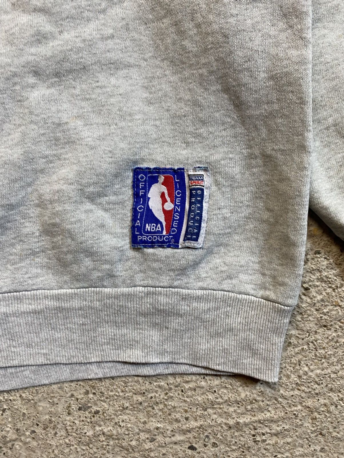 Vintage Nba sweatshirt trashed vintage distressed retro grey baggy Size US XL / EU 56 / 4 - 4 Thumbnail