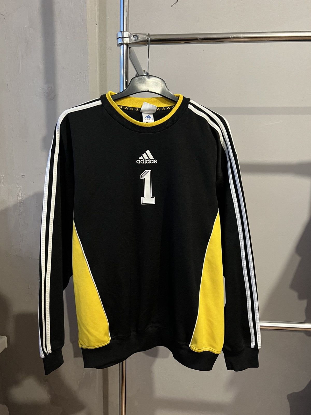 Adidas 1999 ADIDAS #1 GOALKEEPER SOCCER FOOTBALL SWEATSHIRT SIZE XL Size US XL / EU 56 / 4 - 3 Thumbnail