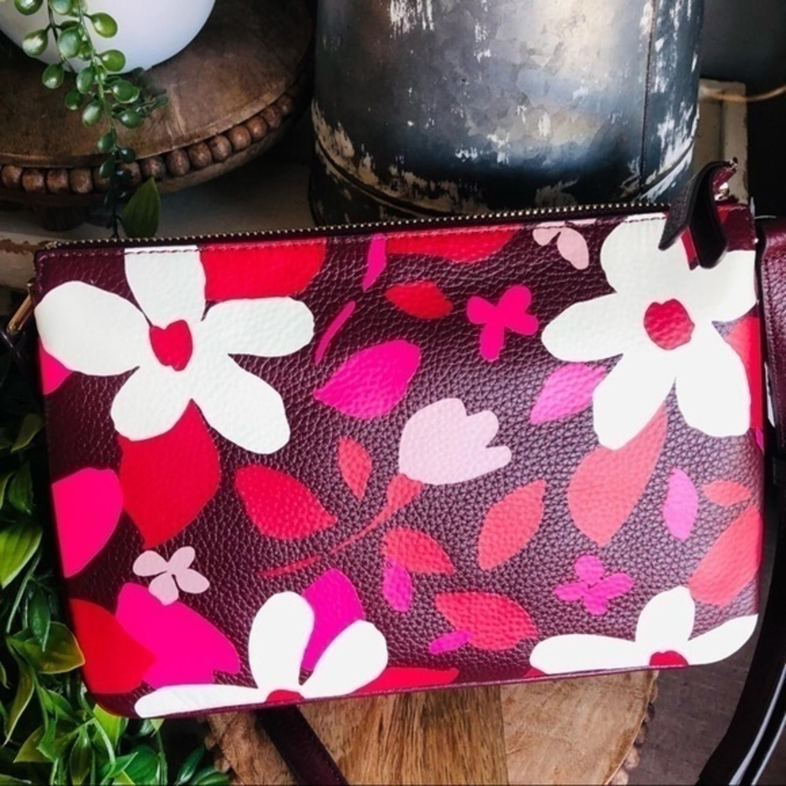 Designer Kate Spade Triple Gusset Floral Crossbody Bag NWT Size ONE SIZE - 3 Thumbnail
