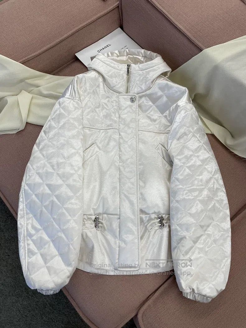 Chanel Chanel 23N Ski Series White Pearlescent Cotton Jacket Size XS / US 0-2 / IT 36-38 - 1 Thumbnail