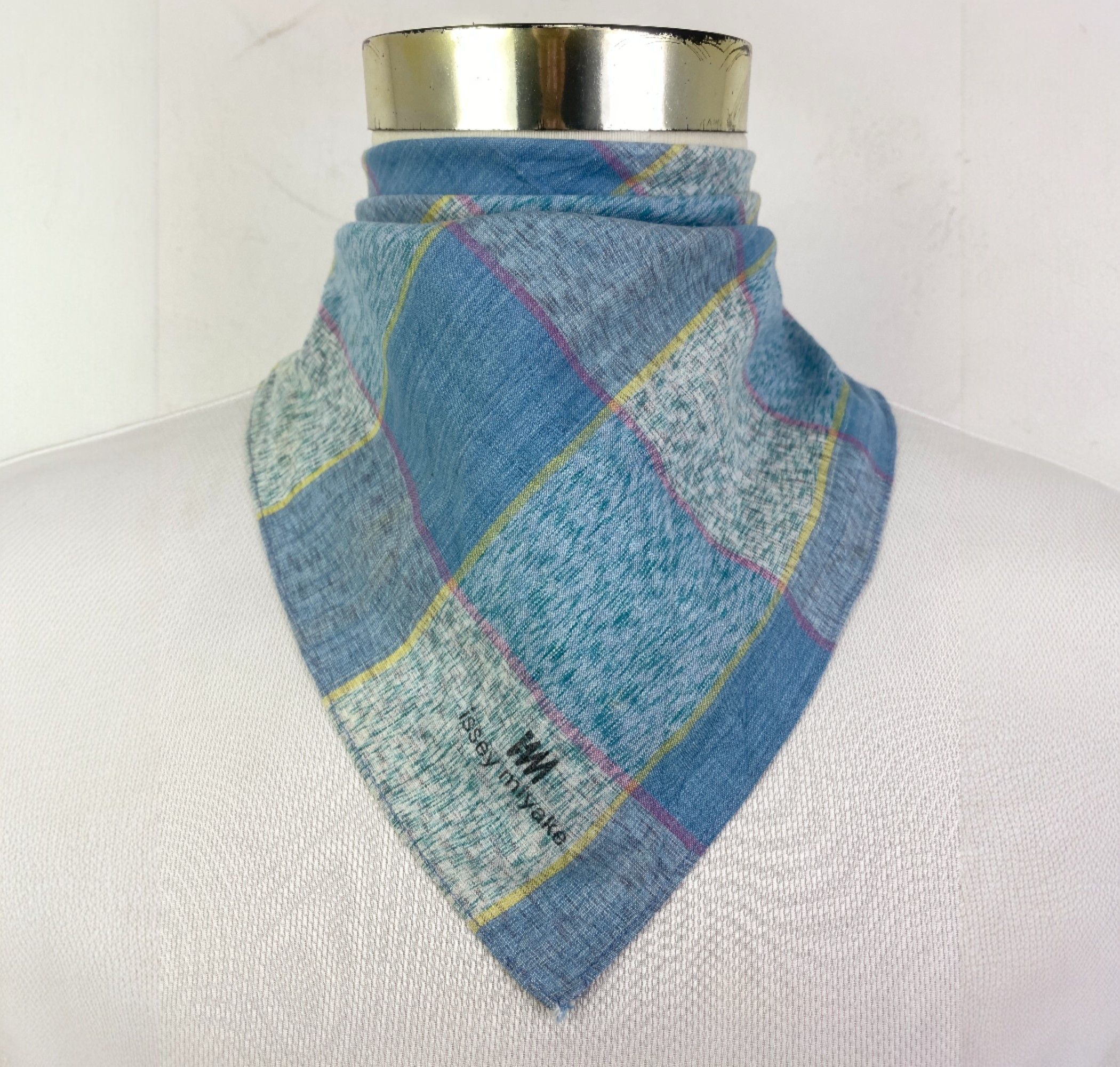 Issey Miyake Vintage Issey Miyake Handkerchief / Neckerchief HKC0808 Size ONE SIZE - 1 Thumbnail