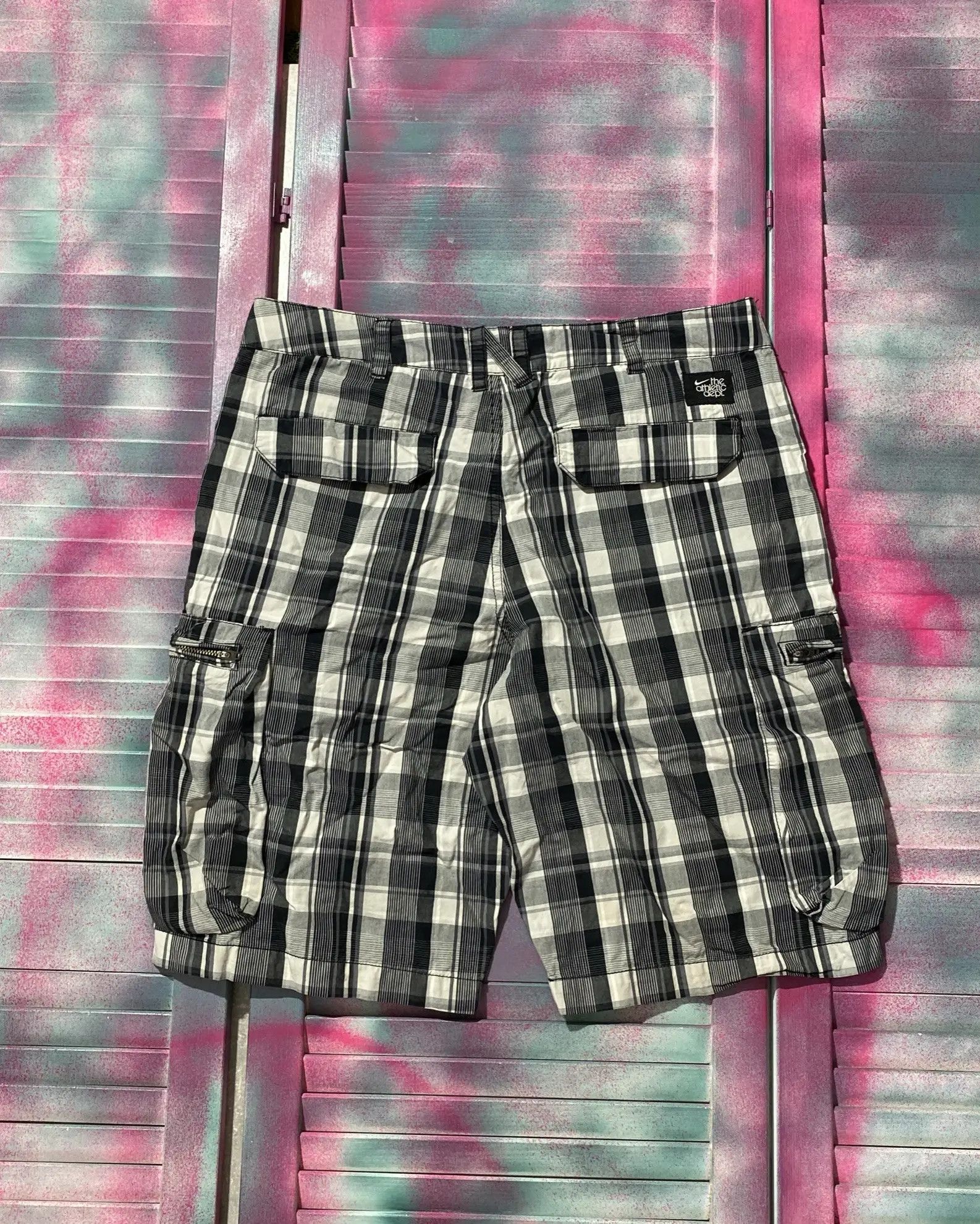Nike Vintage Y2K Nike Cargo Check Shorts Size US 32 / EU 48 - 2 Thumbnail