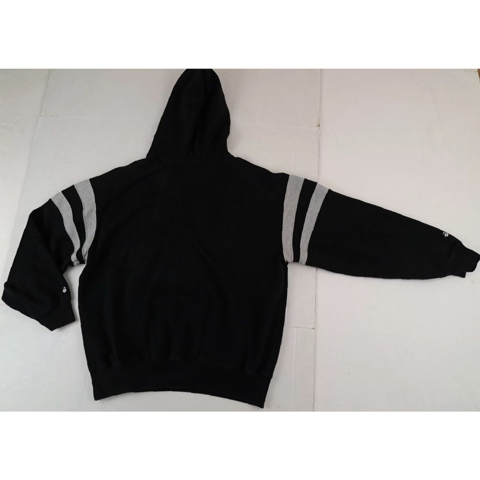 Vintage VINTAGE Badger Sweatshirt Pullover Hooded Pockets Black XL Adult Regular Size US XL / EU 56 / 4 - 4 Thumbnail