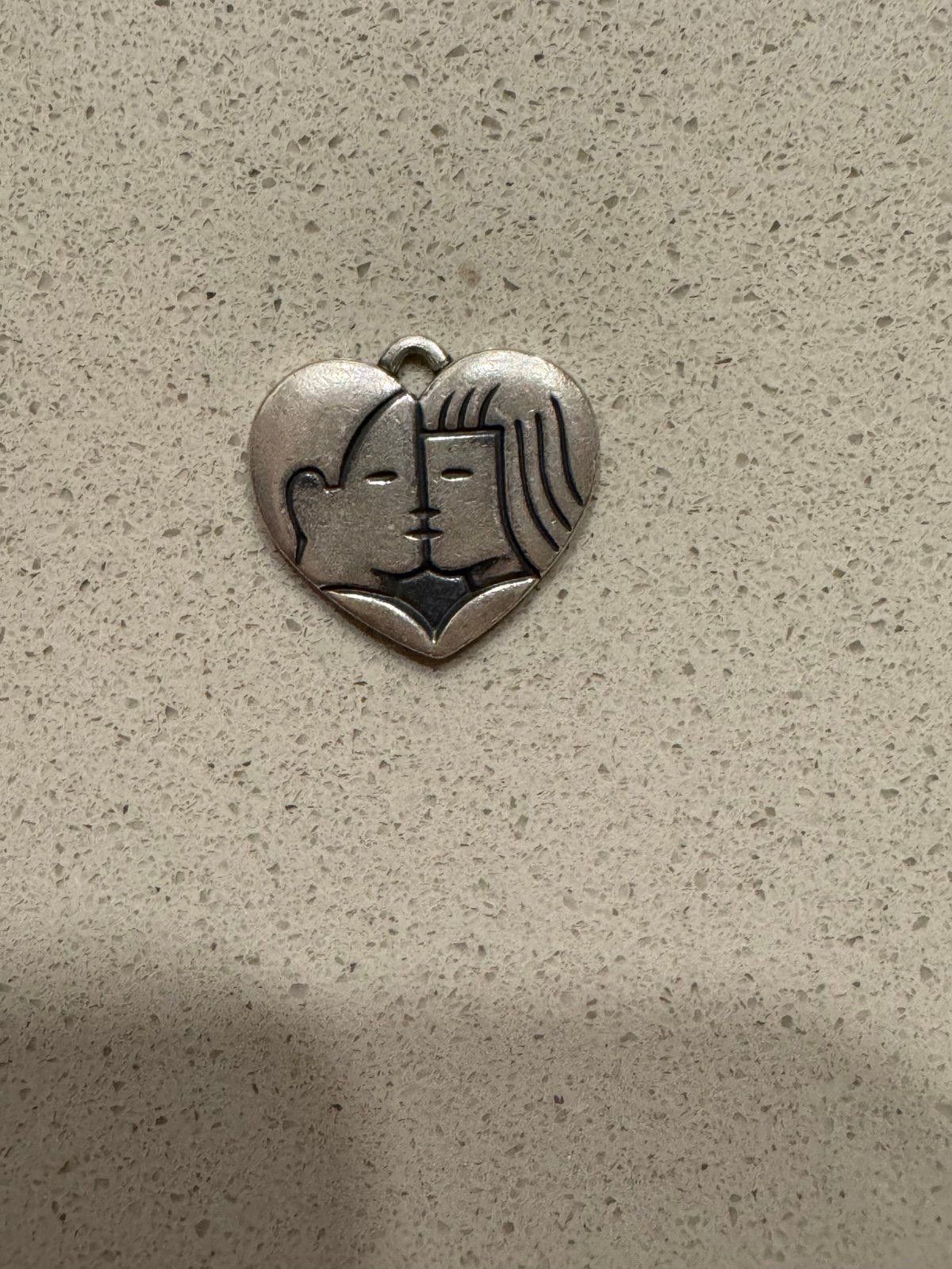 Designer Retired James Avery Sterling Silver 925 Love The Kiss Size ONE SIZE - 1 Thumbnail