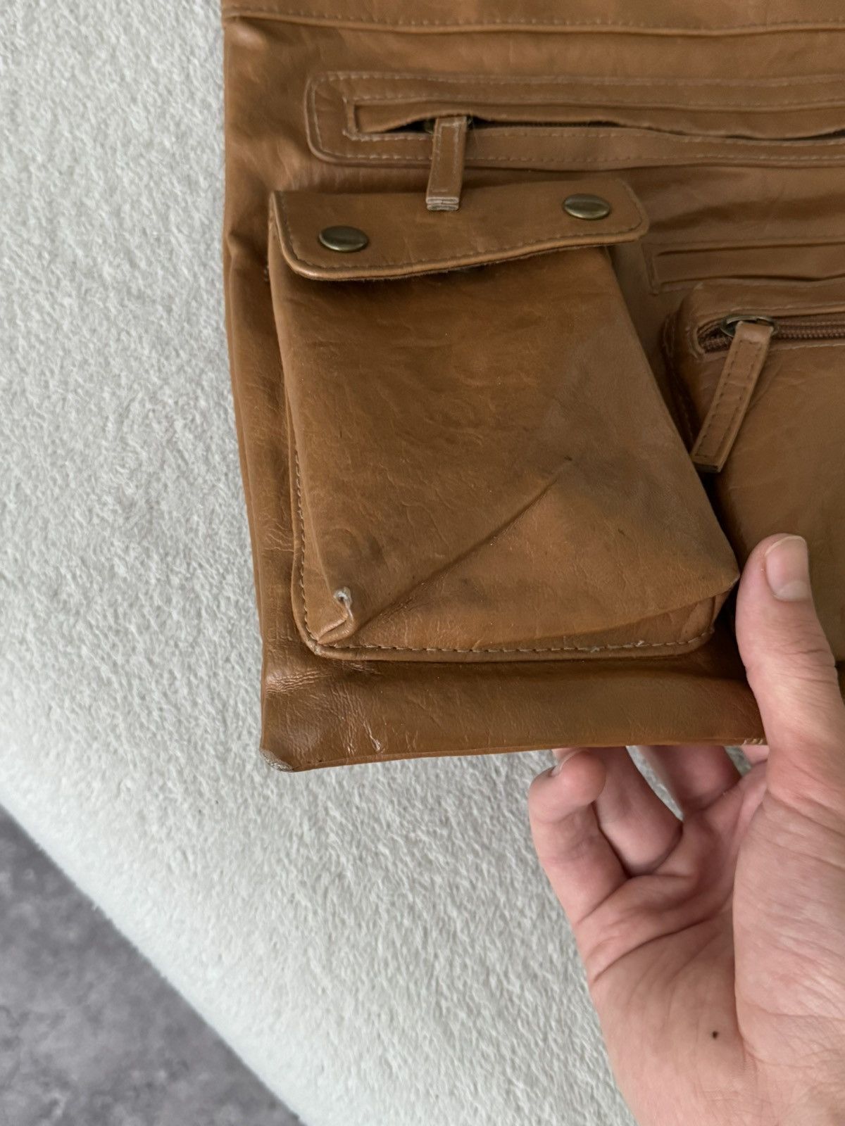 Kangol Vintage Kangol leather crossbody messenger bag Size ONE SIZE - 7 Thumbnail