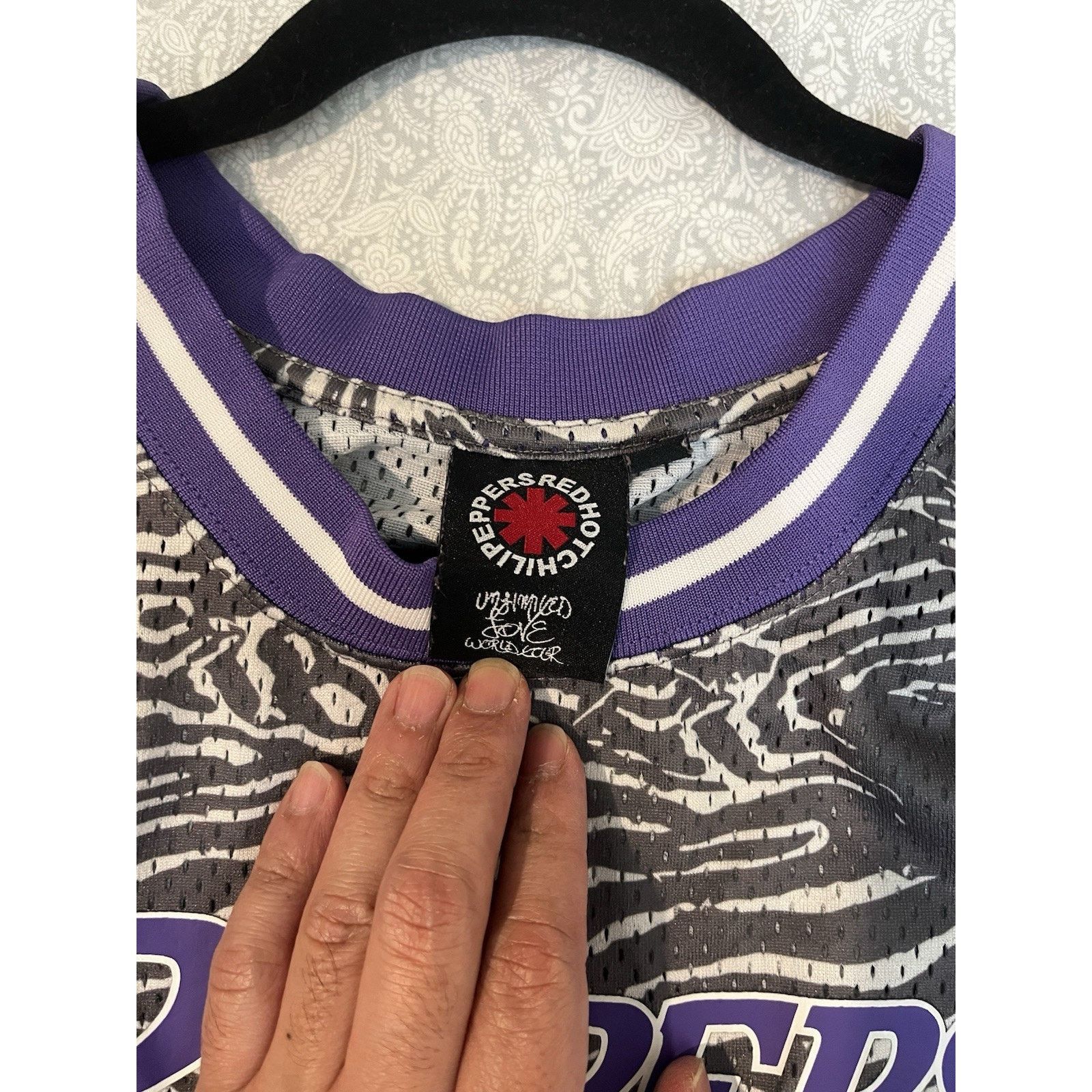 Other Red Hot Chili Peppers Unlimited Love Tour '22 Jersey Medium Size US M / EU 48-50 / 2 - 5 Thumbnail