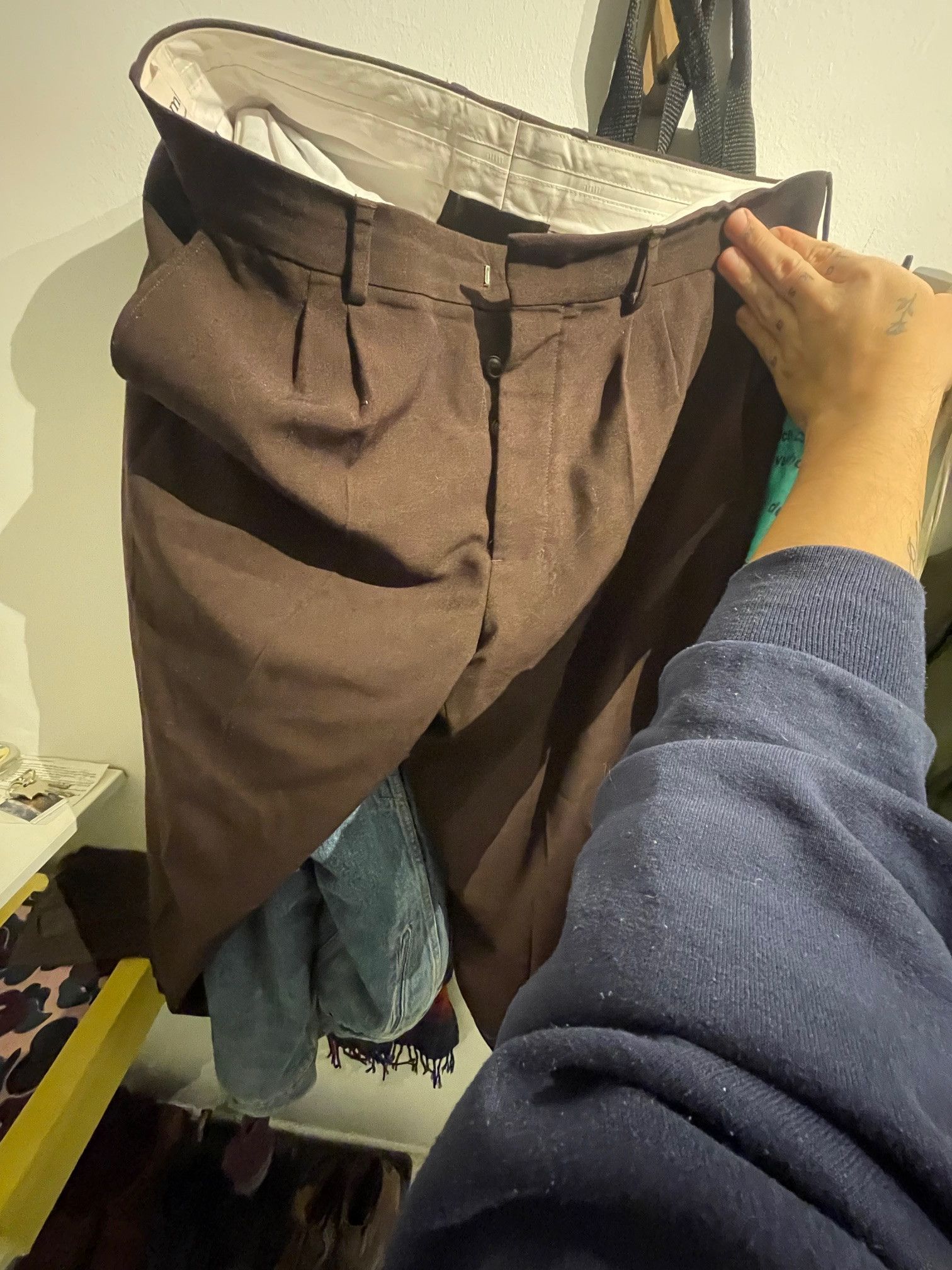AMI Ami carrot wool cropped trousers 44 (taken in at waistline) Size US 44 / EU 60 - 1 Thumbnail