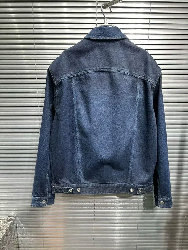 Valentino Valentino Red print big V denim jacket on the chest Size US S / EU 44-46 / 1 - 2 Thumbnail