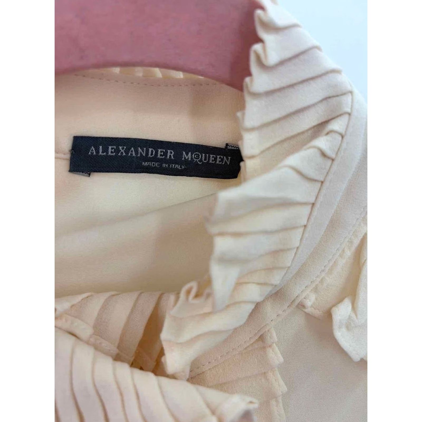 Alexander McQueen Alexander McQueen Button Down Ivory Size 40 Regular Vintage? Size S / US 4 / IT 40 - 3 Thumbnail