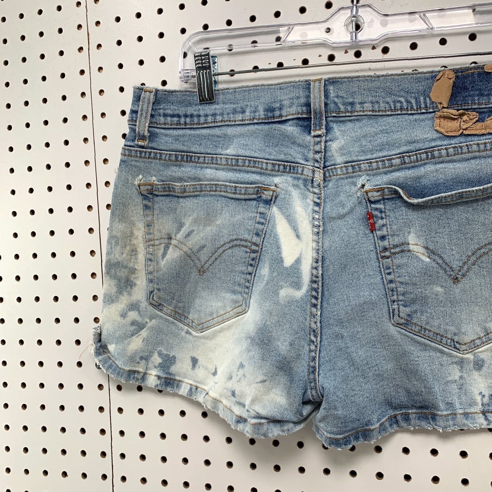 Levi's VINTAGE Levi's Denim Shorts Womens Size 13 Junior Light Wash Distressed 31x3 Fits Size 34" / US 12 / IT 48 - 7 Thumbnail