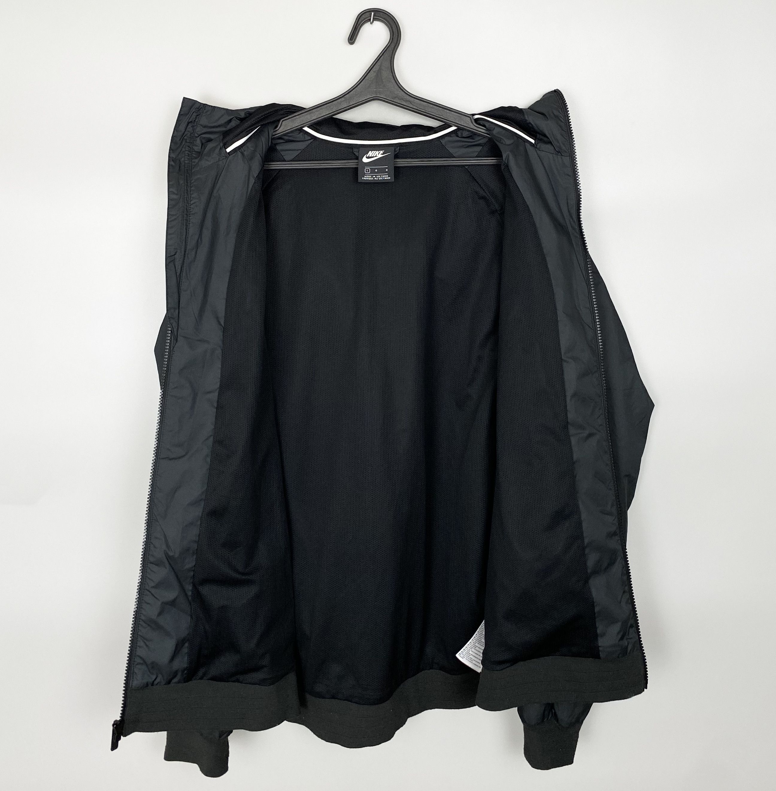 Nike Nike NSW Windrunner Black Size US L / EU 52-54 / 3 - 6 Thumbnail