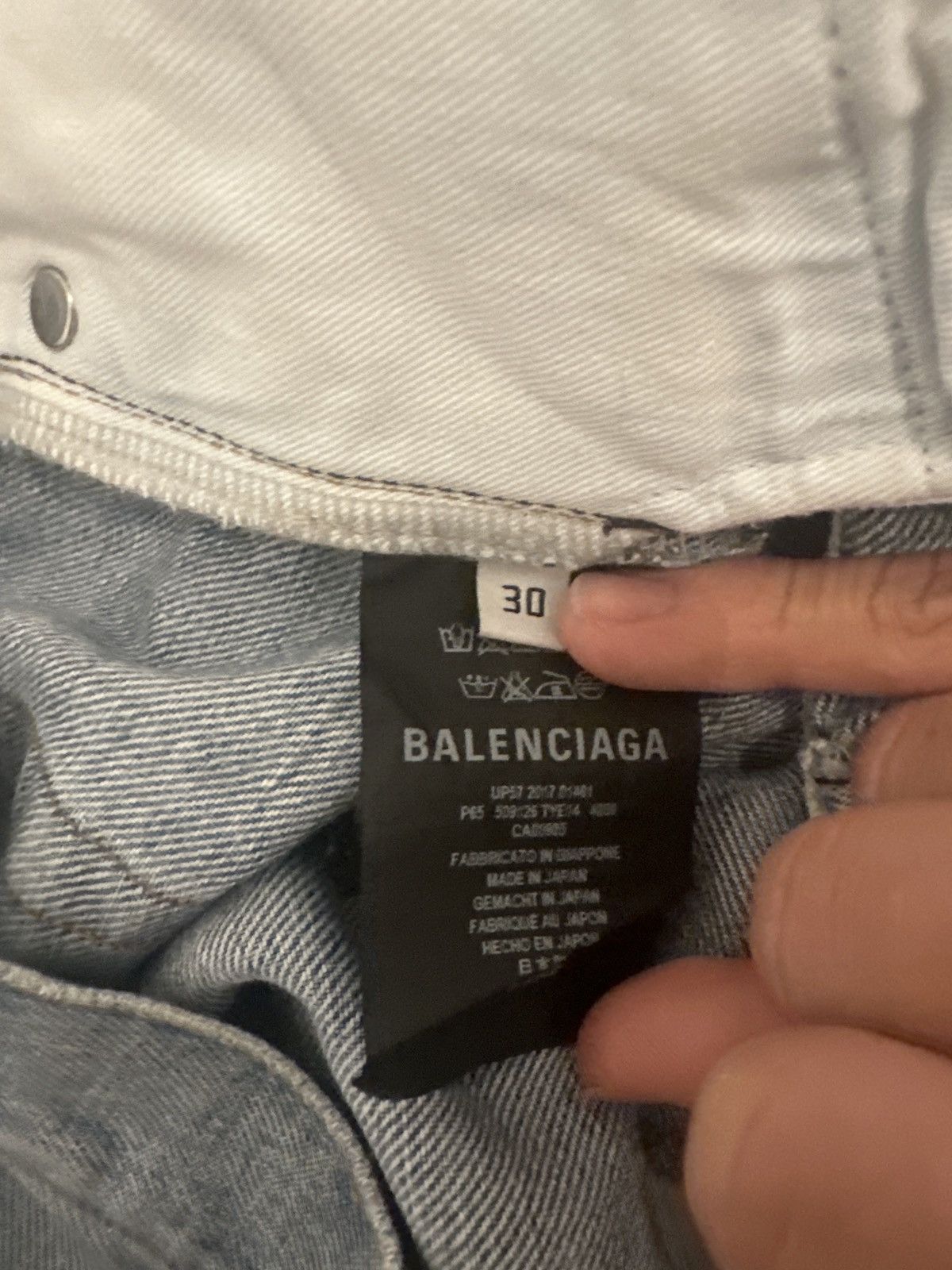 Balenciaga Balenciaga convertible zip light blue wash denim Size US 32 / EU 48 - 3 Thumbnail
