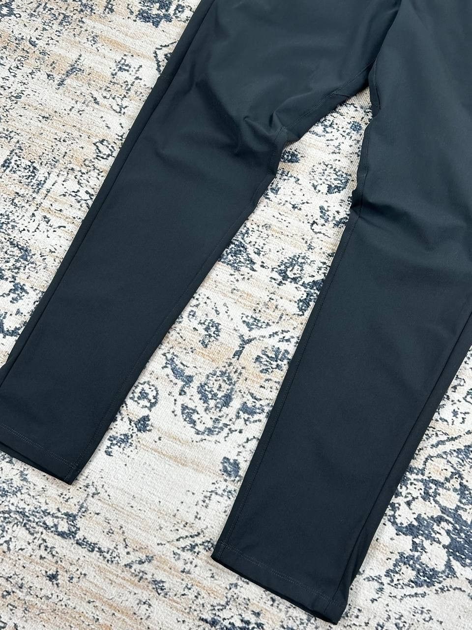 Lululemon Lululemon Tech Sport Chino Pants Size 33 Size US 33 - 4 Thumbnail