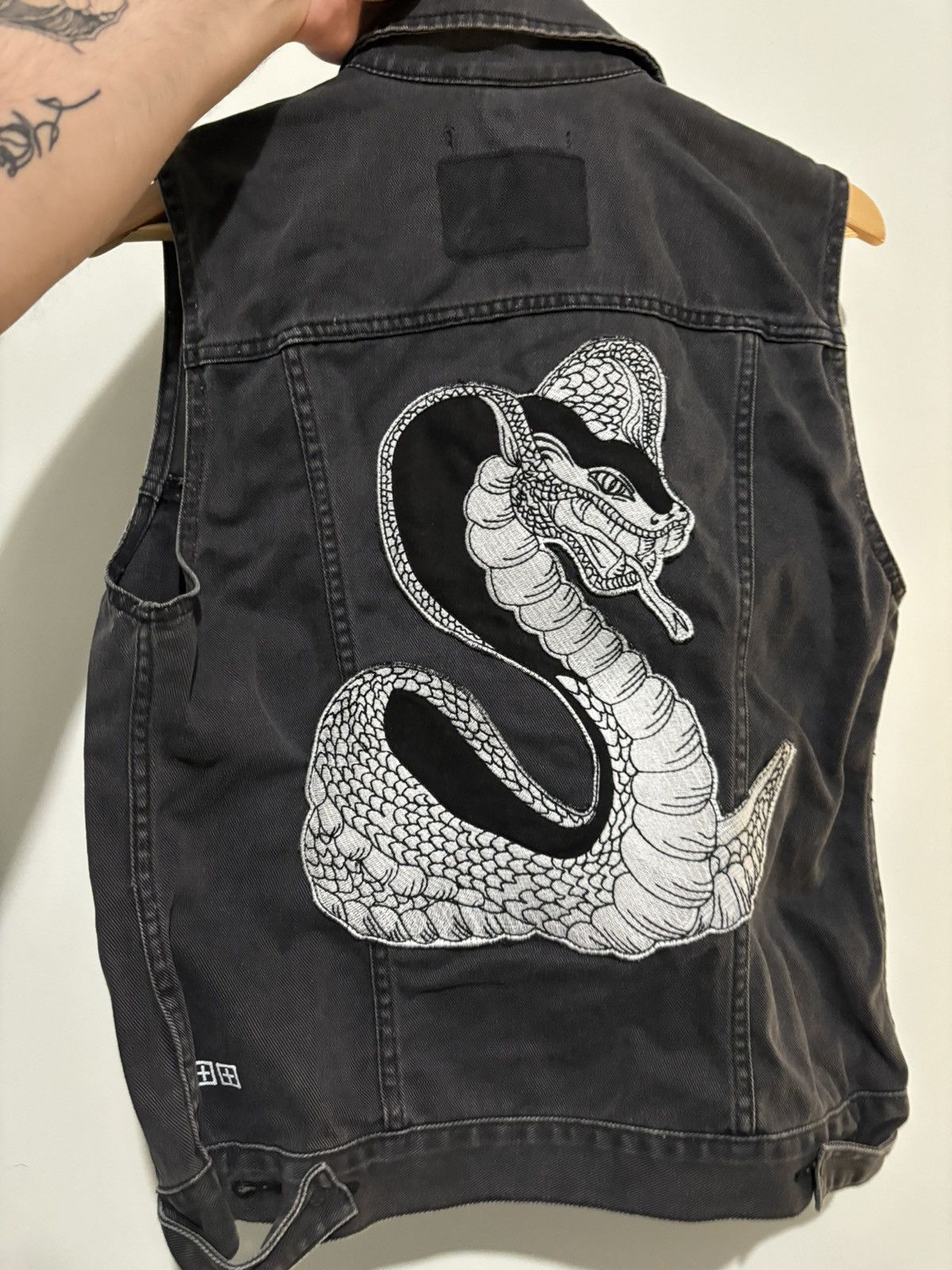 Ksubi Ksubi Classic Denim Vest with Cobra Embroidery Size US S / EU 44-46 / 1 - 7 Thumbnail
