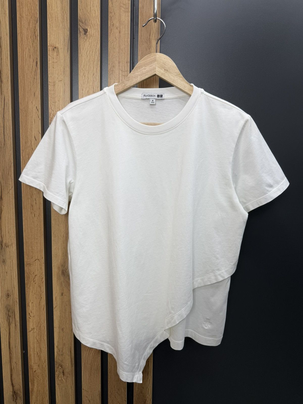 JW Anderson × Uniqlo JW Anderson x Uniqlo Asymmetric Layered T-Shirt White Size M Size M / US 6-8 / IT 42-44 - 1 Thumbnail