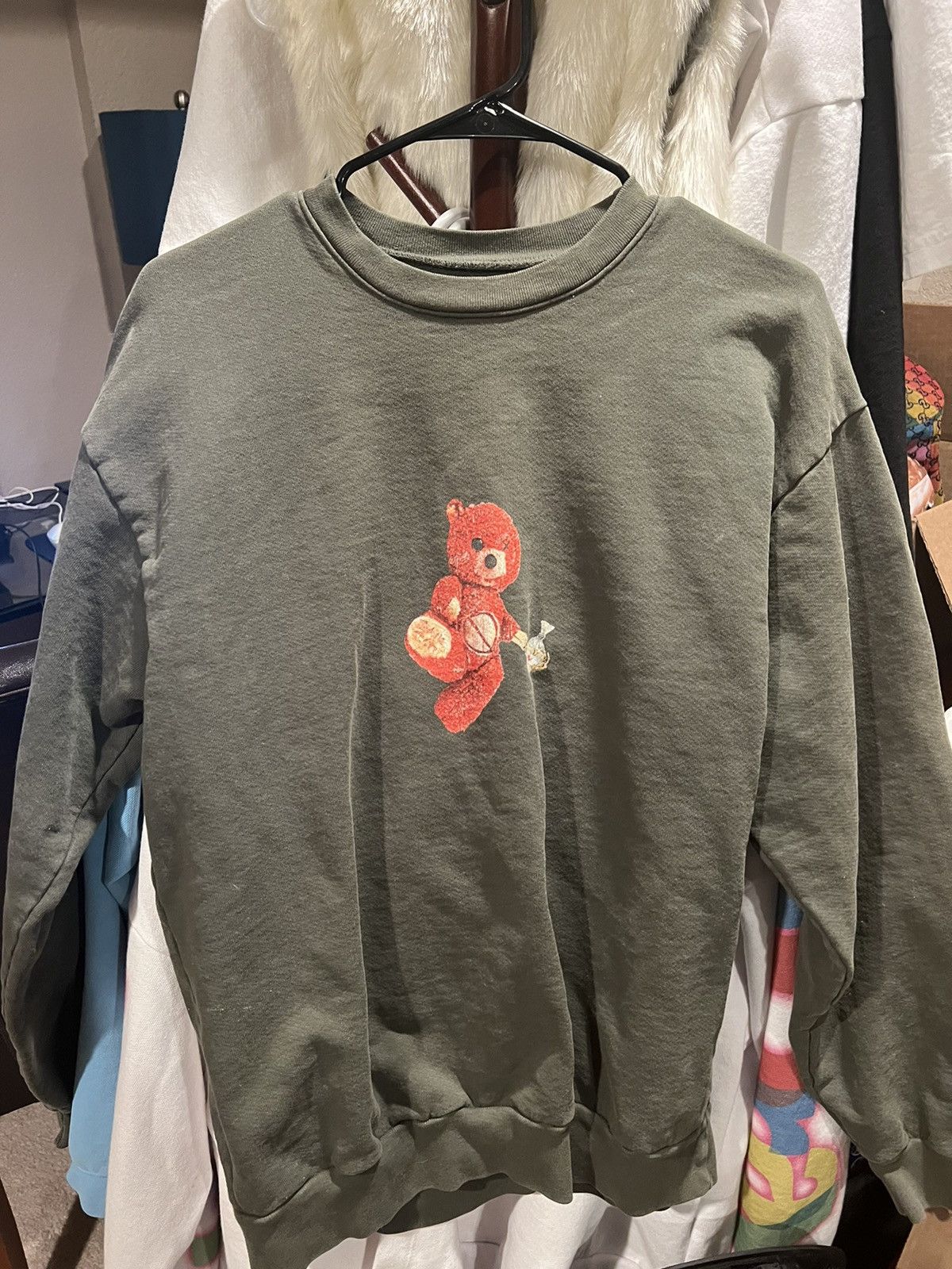 Travis Scott bear n goldfish ASTROWORLD WISH YOU WERE HERE 2018 crewneck Size US M / EU 48-50 / 2 - 1 Thumbnail