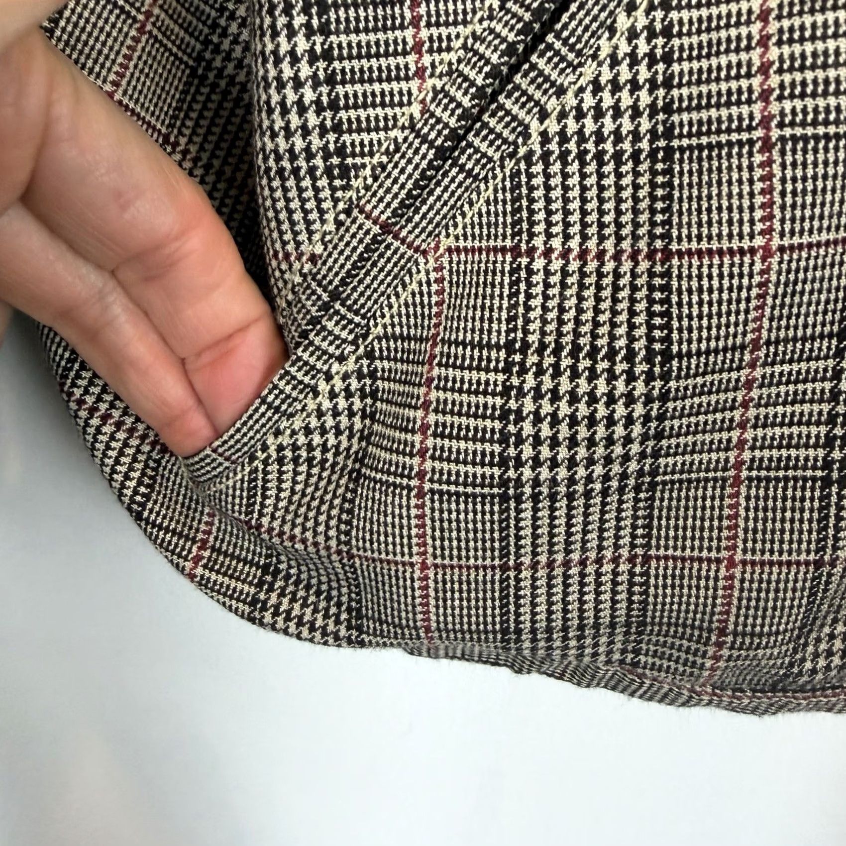 Emanuel Ungaro VINTAGE Emanuel Ungaro Jacket Womens 10 Beige Plaid Button Office Casual Wool 18" Shoulder 21" Underarms Beige Womens Jacket Size L / US 10 / IT 46 - 6 Thumbnail