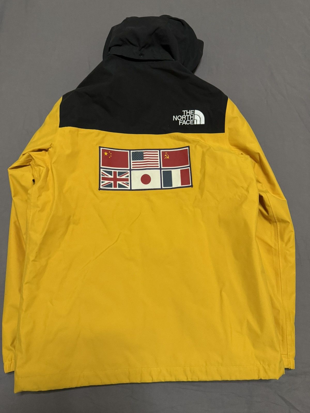 Supreme tnf the north face yellow flag coach Jacket