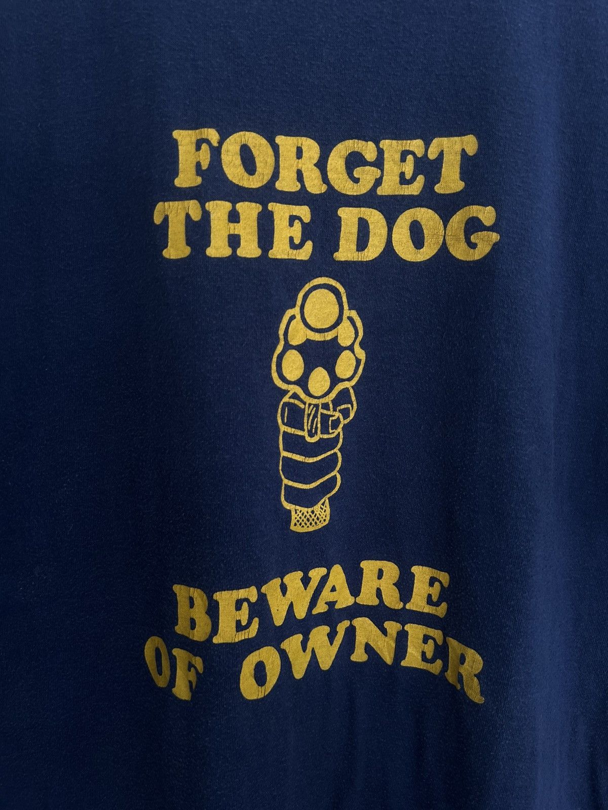 Vintage 70s Forget the Dog Beware of Owner Revolver Graphic Gun Tee Size US XL / EU 56 / 4 - 2 Thumbnail