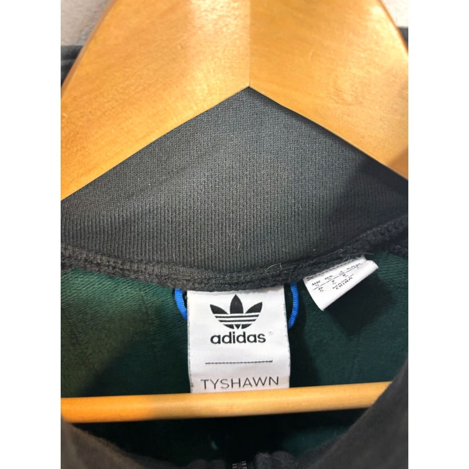 Adidas adidas Tyshawn Jacket Men's S Black Stripe Windbreaker Full Zip Pockets Classic Size US S / EU 44-46 / 1 - 4 Thumbnail