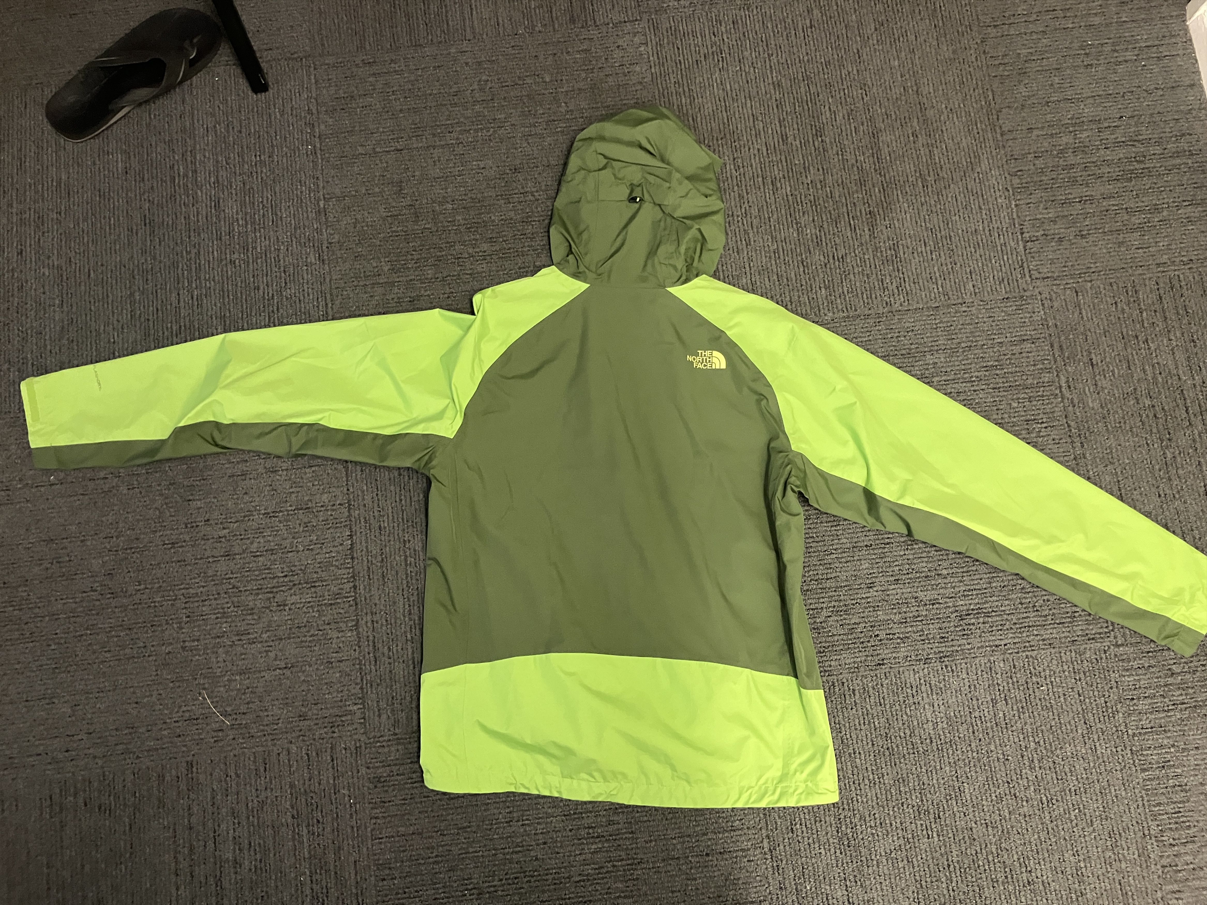 The North Face Hyvent FlashDry Green Windbreaker Size US M / EU 48-50 / 2 - 2 Thumbnail