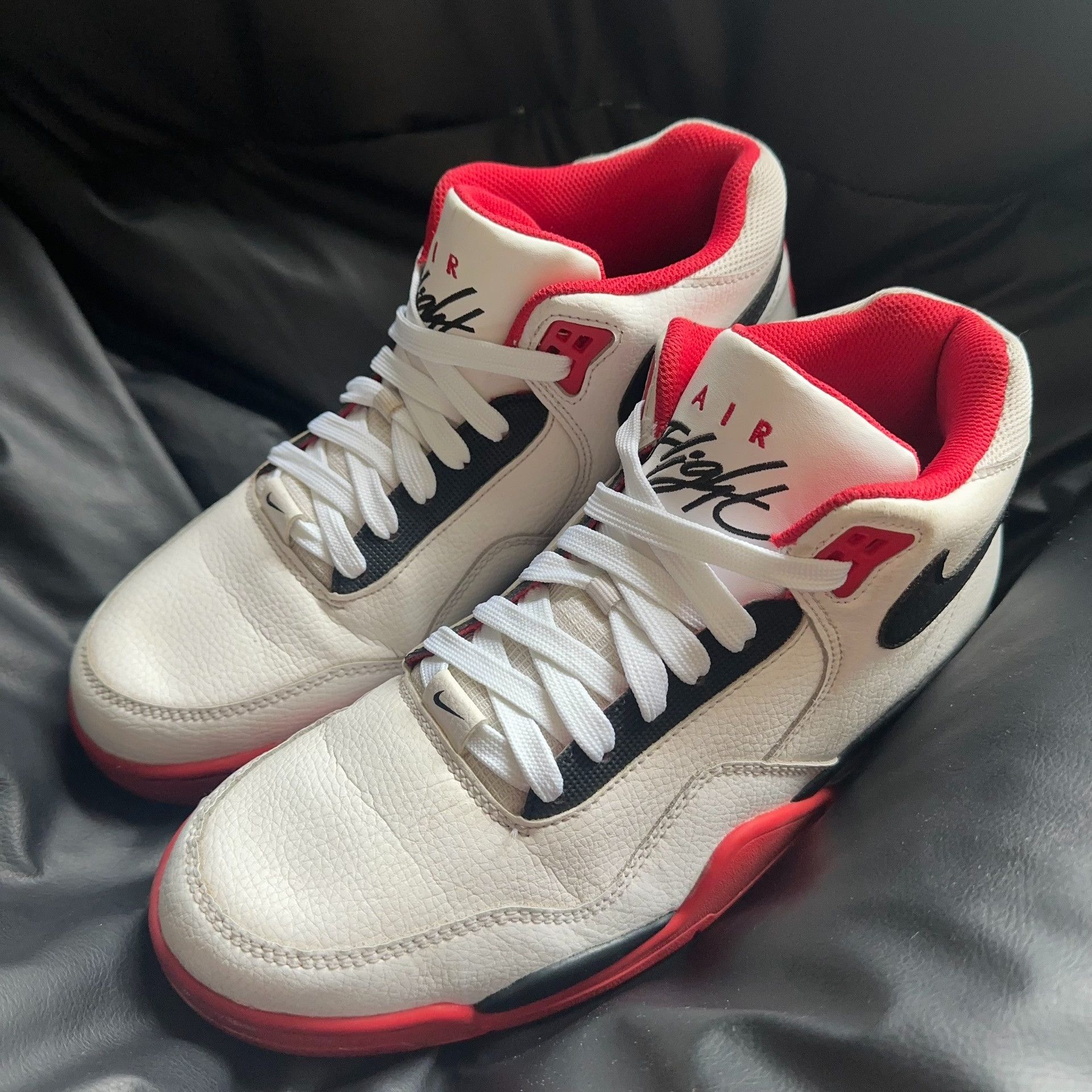 Nike Nike Red Lowtop Sneakers 42 Men Size US 9 / EU 42 - 1 Thumbnail
