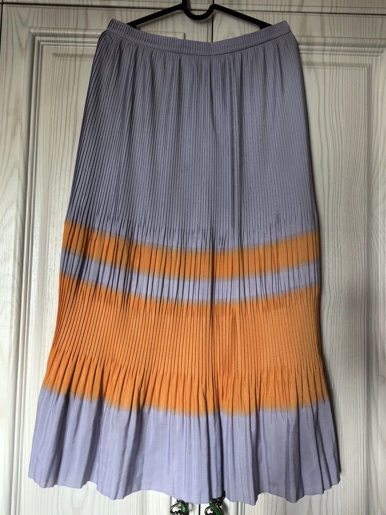 Dries Van Noten DRIES VAN NOTEN size:M Purple one-of-a-kind skirt Size 31" - 3 Thumbnail