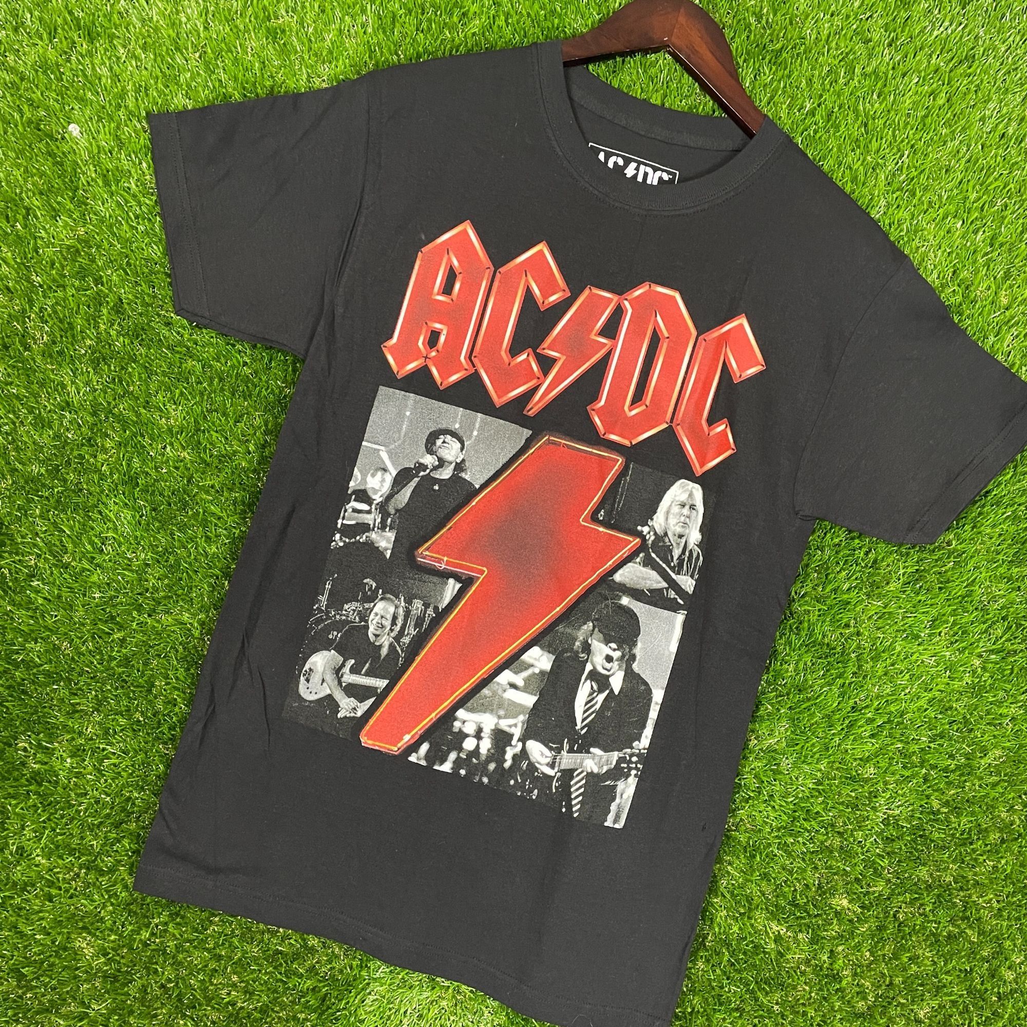 AC/DC AC/DC Rock Graphic T-shirt size Small Size US S / EU 44-46 / 1 - 4 Thumbnail