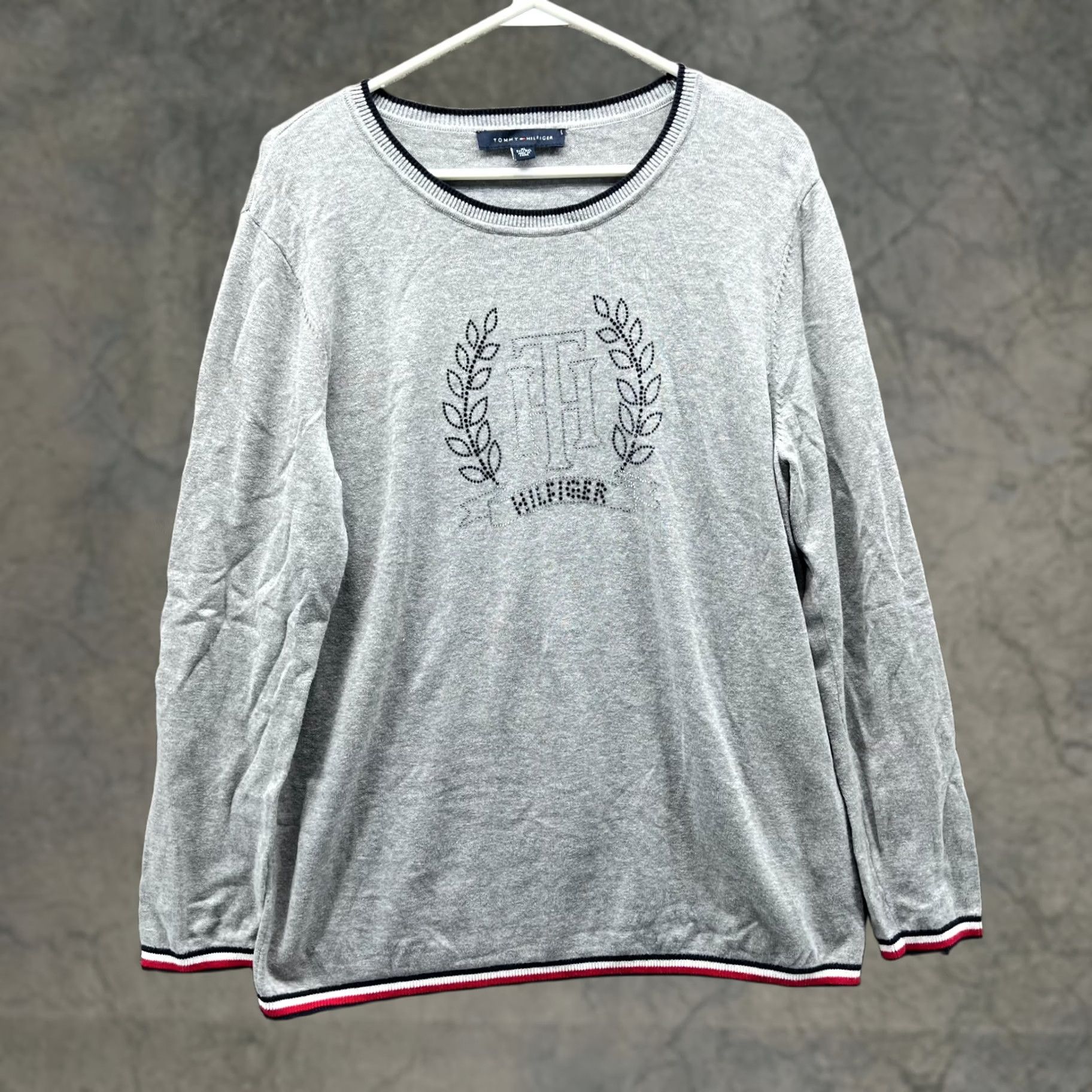 Tommy Hilfiger Tommy Hilfiger Shirt Womens XL Gray Long Sleeve Pullover Fleece TH Floral Logo Size XL / US 12-14 / IT 48-50 - 1 Thumbnail