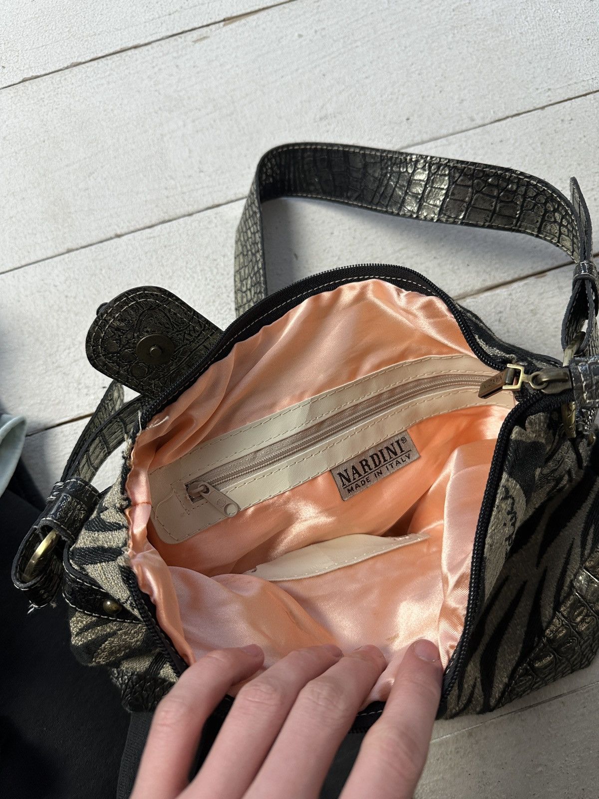 Japanese Brand 🚨Y2K AVANT-GARDE 🚨mesh silver Japan style hand bag Y2K 90s Size ONE SIZE - 9 Thumbnail