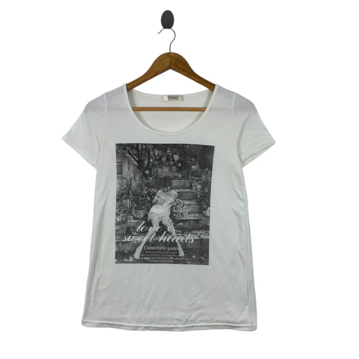 Vintage FOTOFOLIO PHOTOGRAPHY Love & Sweethearts Tee Shirt Top Size XS / US 0-2 / IT 36-38 - 1 Thumbnail