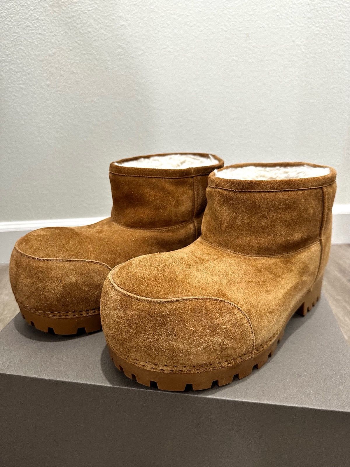 Balenciaga Balenciaga Alaska Brown Fur Low Boots Size US 5.5 / EU 38 - 1 Thumbnail