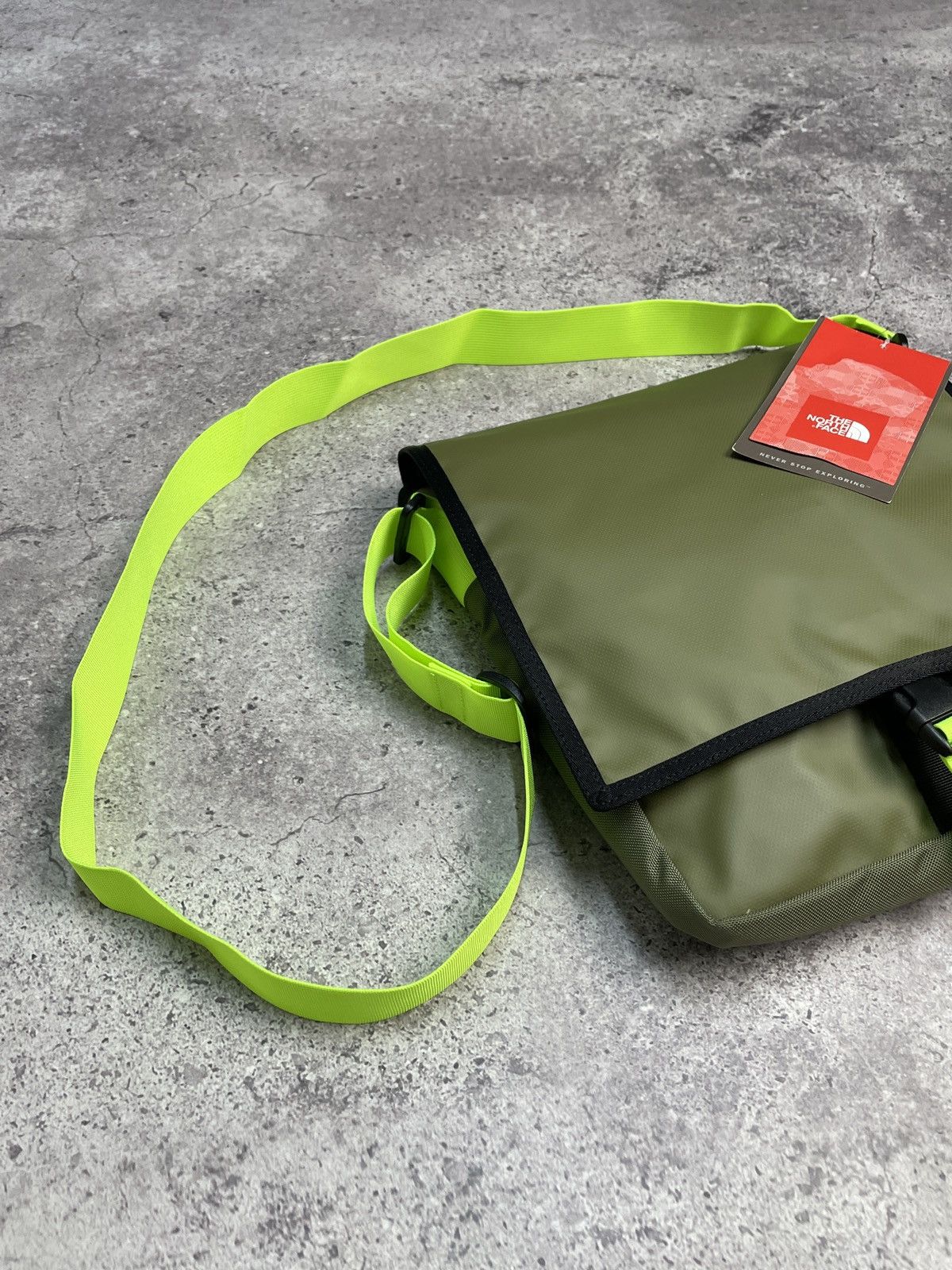 The North Face Vintage The North Face Messenger Bag 00s Sling Bag Drill Size ONE SIZE - 4 Thumbnail