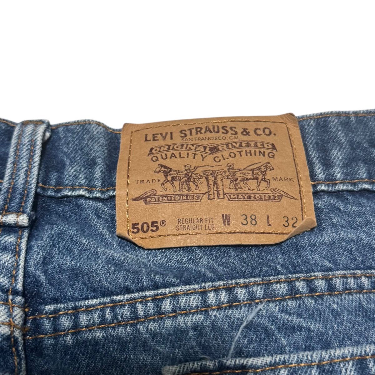 Levi's 1995 Levi's 505 Regular Fit Straight Leg Jeans 37x30.75 Size US 37 - 3 Thumbnail