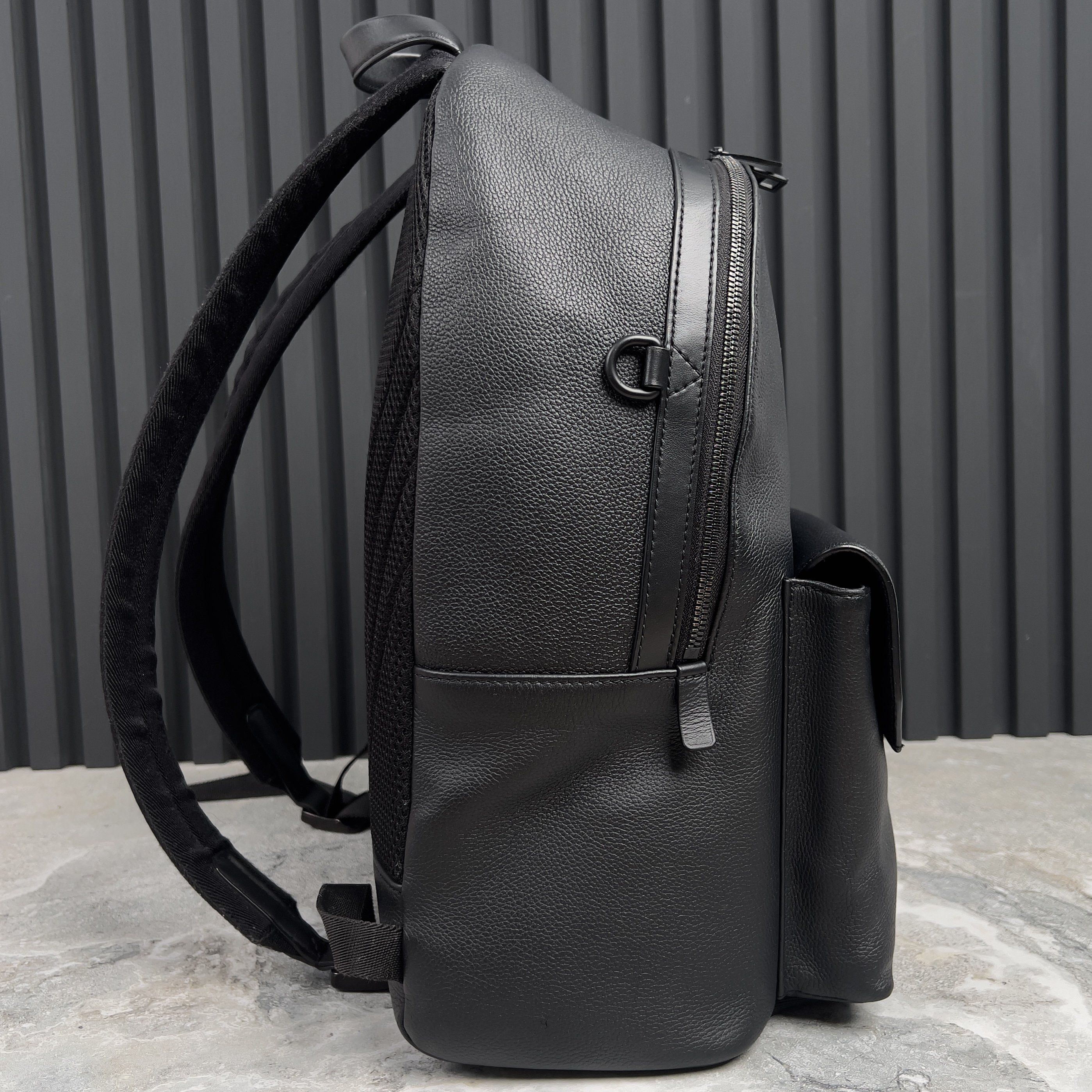 Louis Vuitton Louis Vuitton Aerogram Takeoff Backpack Grain Leather Size ONE SIZE - 4 Thumbnail