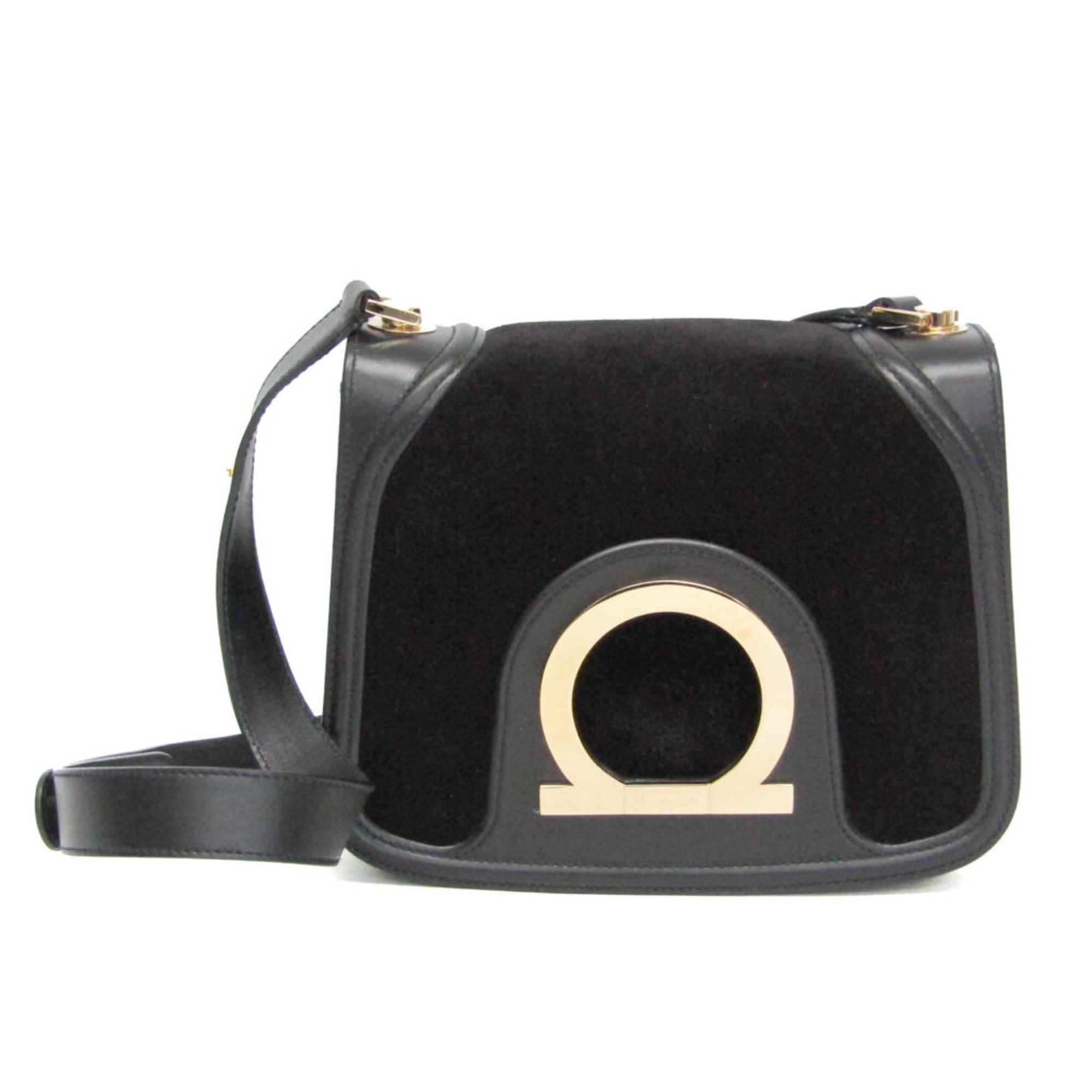 Salvatore Ferragamo Salvatore Ferragamo Gancini AX-21 1820 Women's Leather,Suede Shoulder Bag Black Size ONE SIZE - 1 Thumbnail