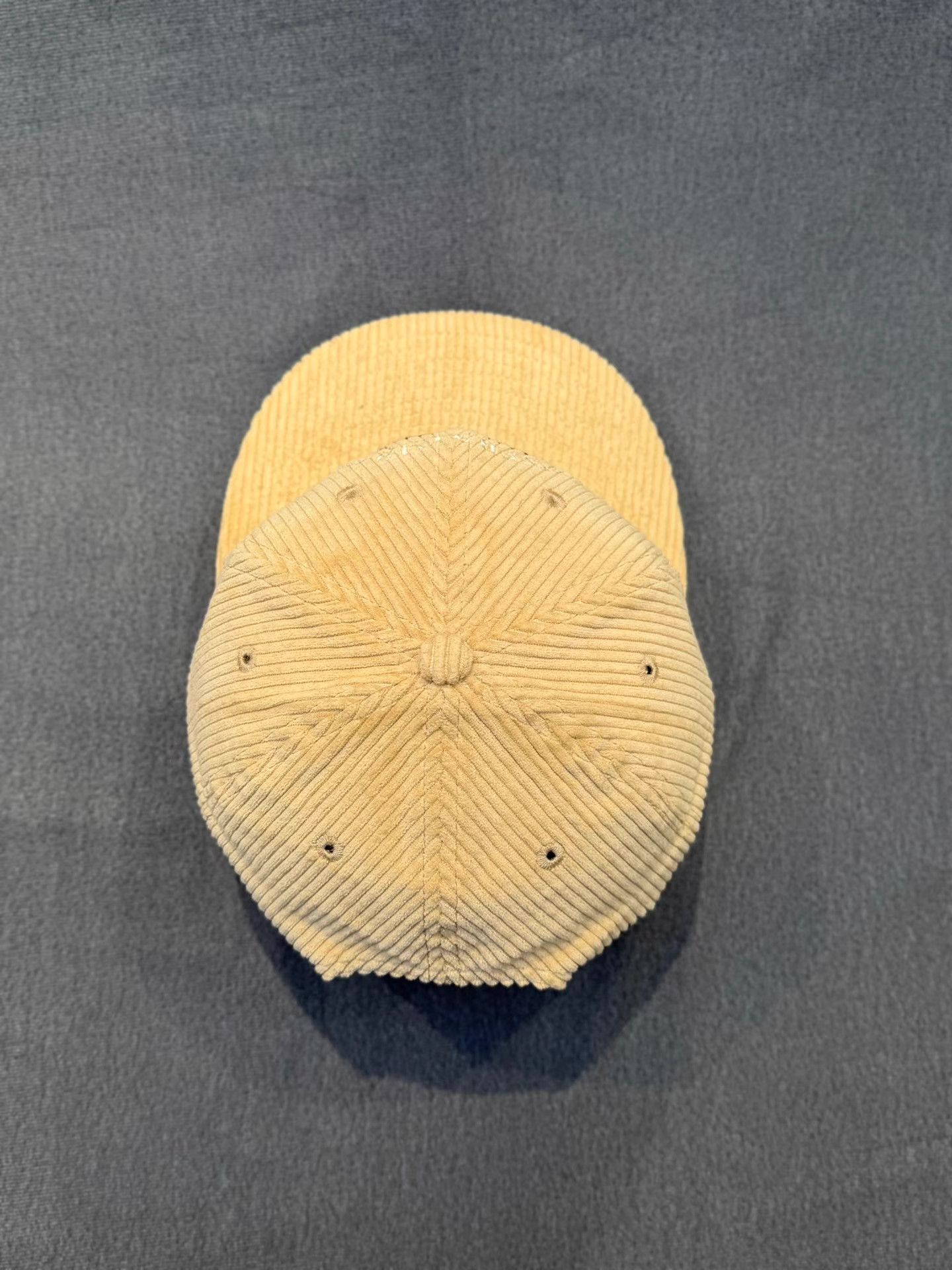 New Era New Era Corduroy Flat Brim Cap。 Q5 Size ONE SIZE - 7 Thumbnail