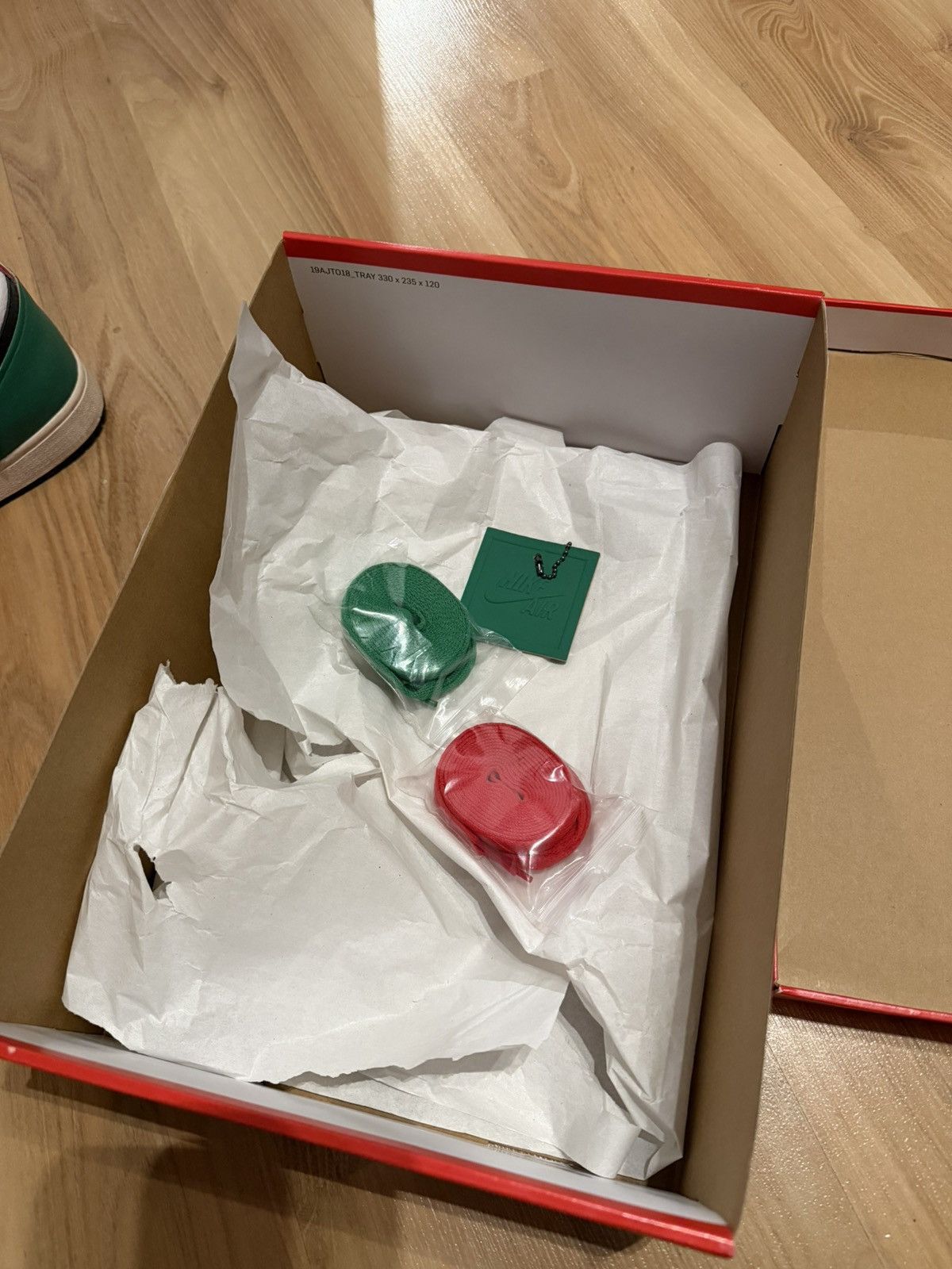 Nike Nike Air Jordan 1 High Lucky Green Size (WMN11.5) (MEN10.5) Size US 10.5 / EU 43-44 - 8 Thumbnail