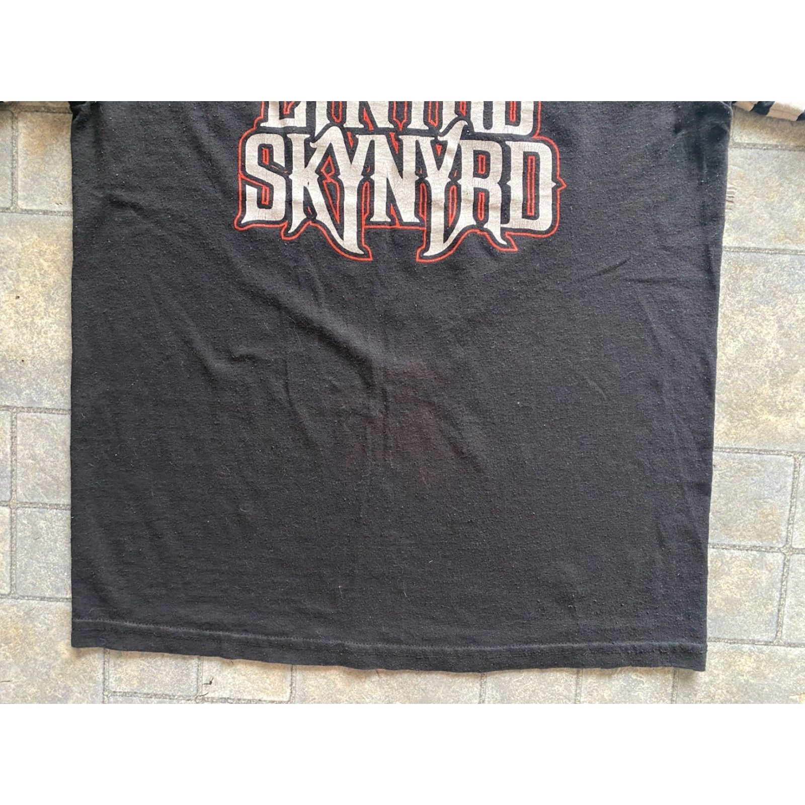 Augusta Sportswear VINTAGE 2018 Lynyrd Skynyrd V Neck T Shirt Mens M Last Of Street Survivors Farewell Tour Size US M / EU 48-50 / 2 - 2 Thumbnail
