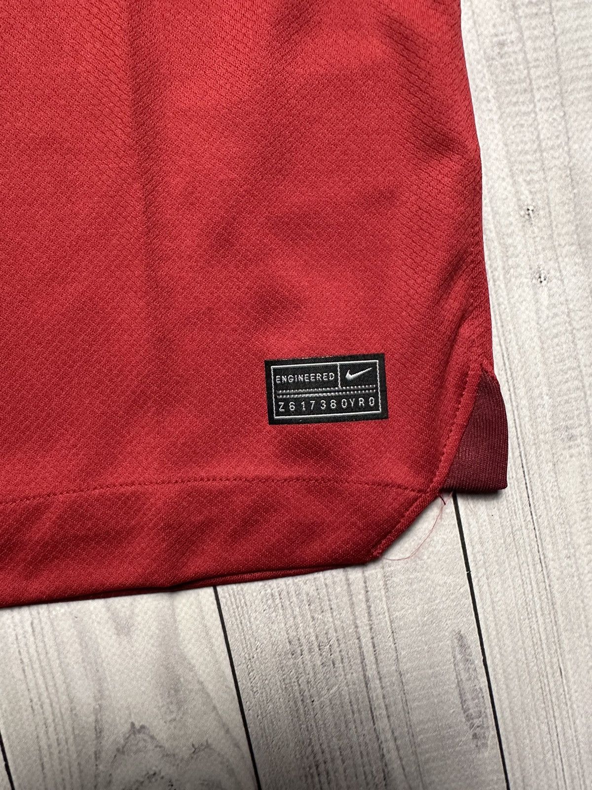 Other Liverpool Nike red soccer jersey size L Size US L / EU 52-54 / 3 - 4 Thumbnail