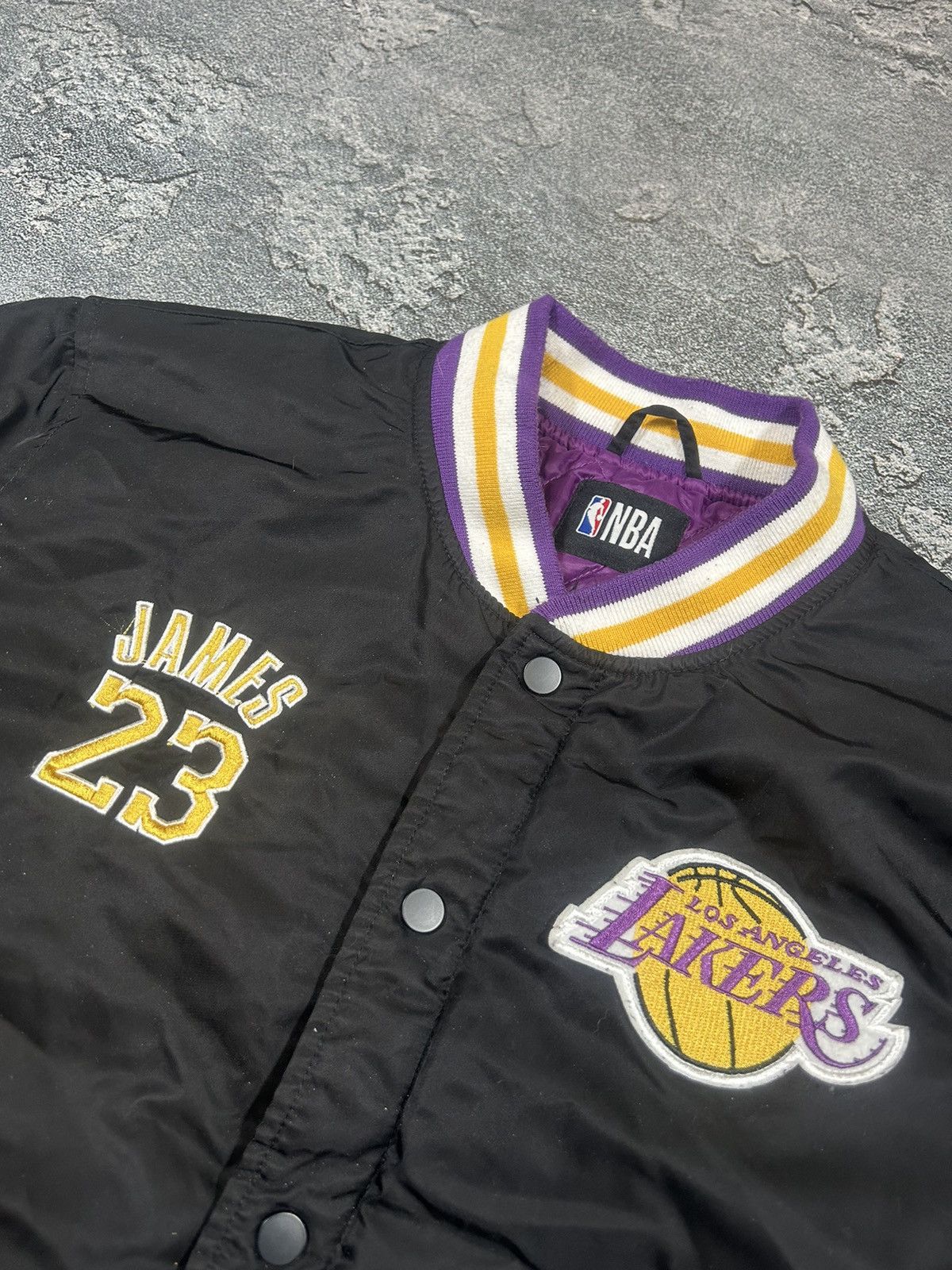 NBA LEBRON JAMES LAKERS 23 BIG LOGO VARSITY BOMBER JACKET Size US S / EU 44-46 / 1 - 2 Thumbnail