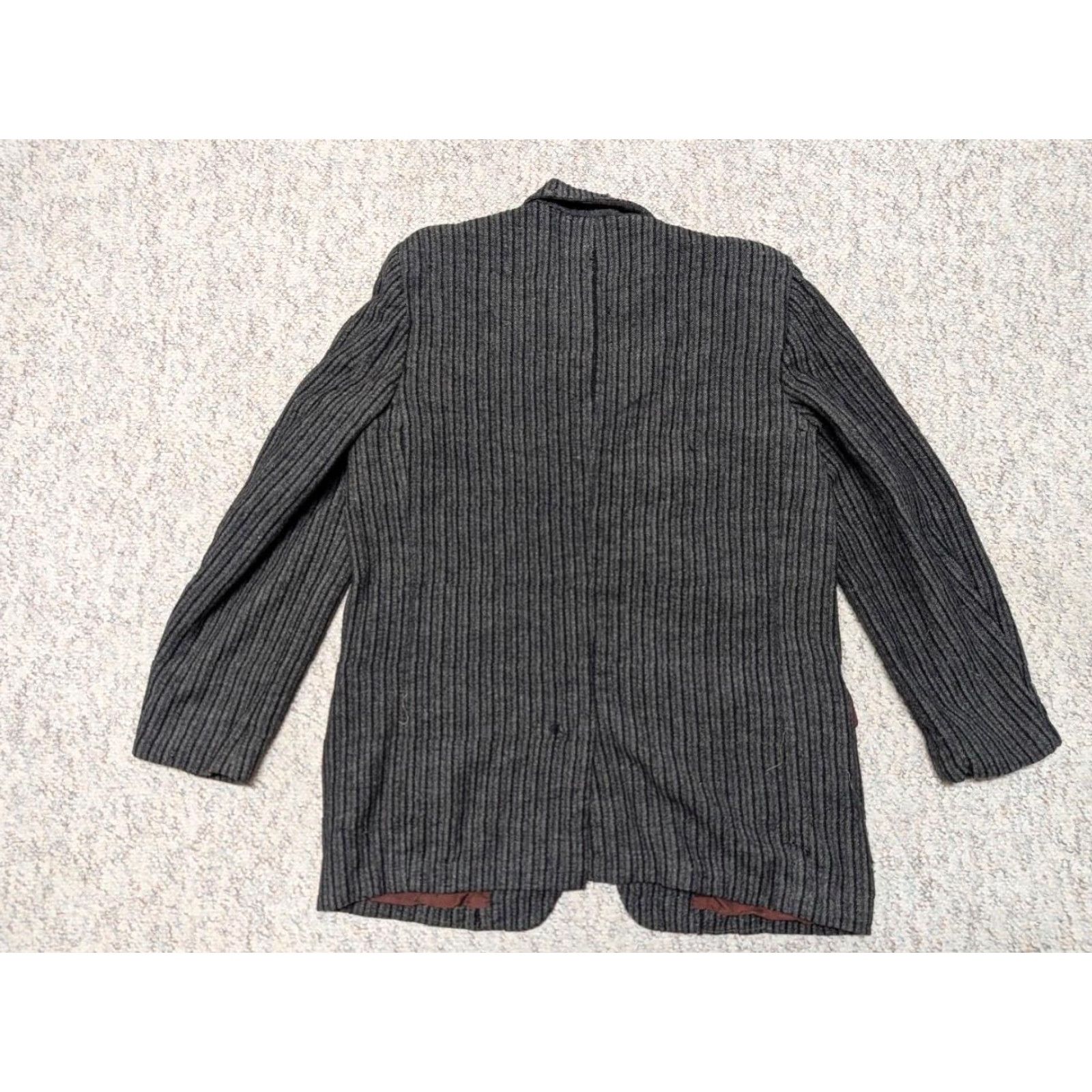 Vintage VINTAGE Penney's Blazer Shirt Mens 40S Gray Striped Wool Distressed 1900s 40S Wool Blend Three-Button Peak Lapel Size 40R - 2 Thumbnail
