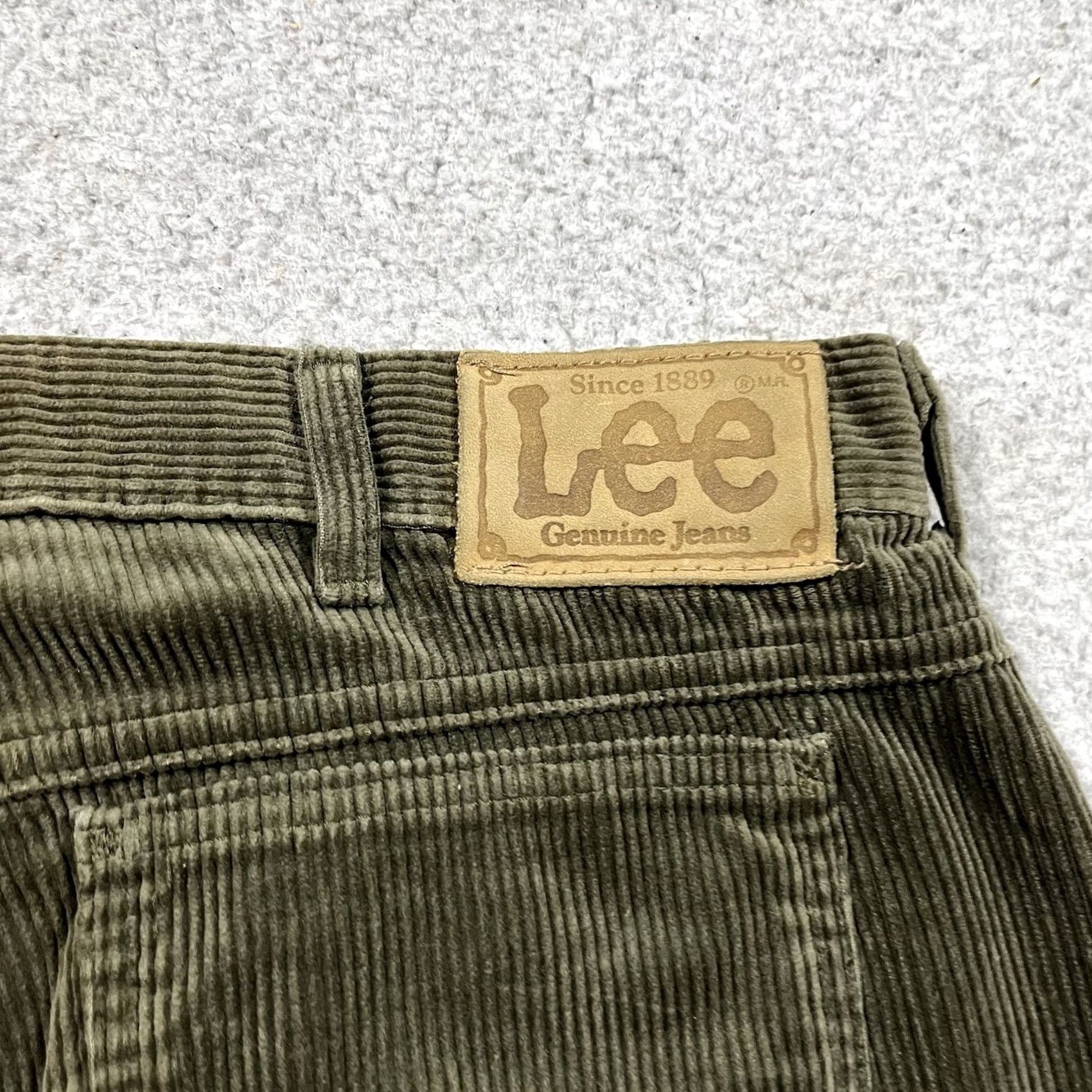 Lee Lee Corduroy Pants Mens 35x29 Olive Vintage Preppy Casual 5-Pocket Chino Straight Regular USA 80s 90s Mens Clothing Size US 35 - 4 Thumbnail