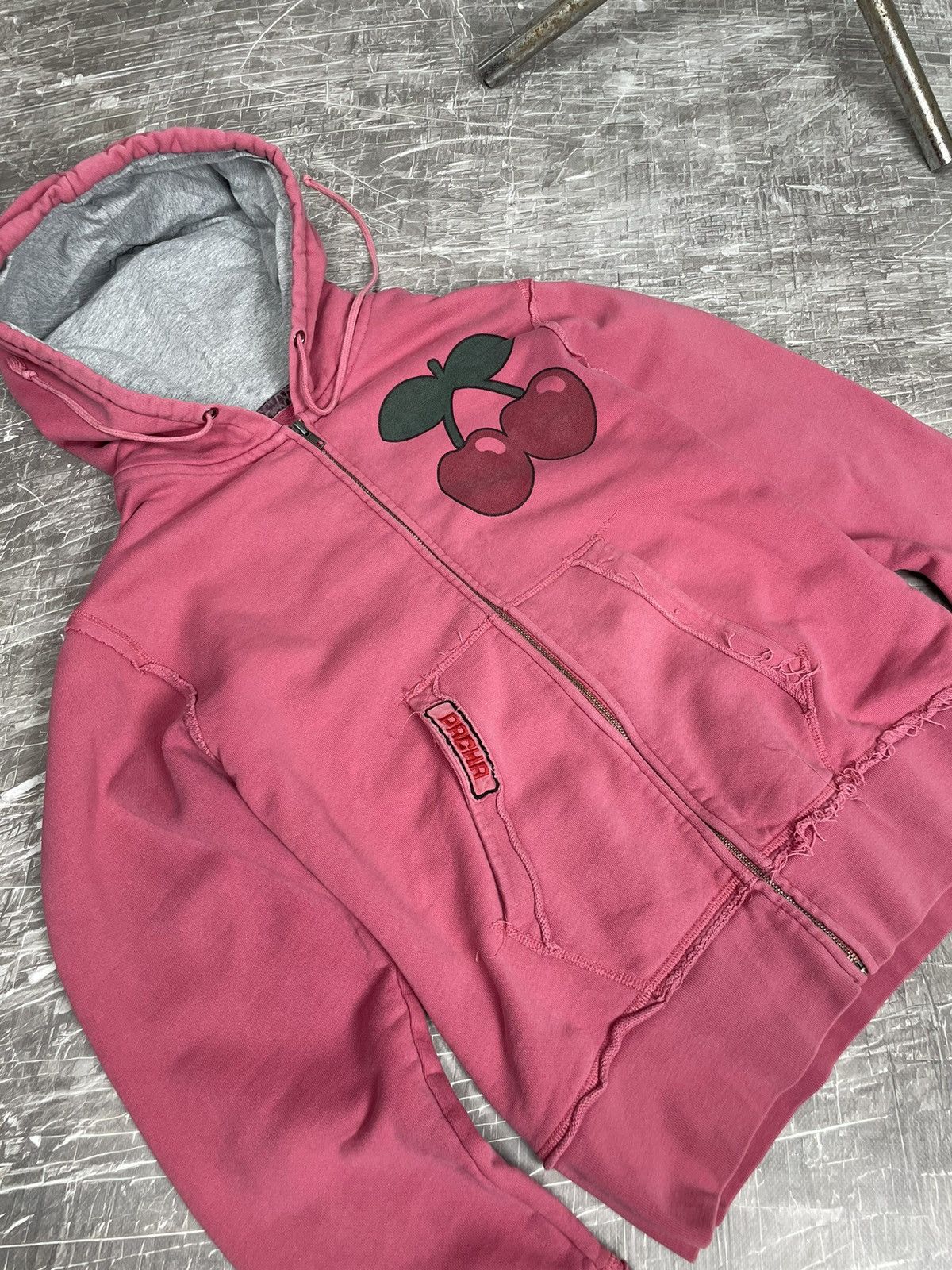 20471120 × Japanese Brand Y2K Cherry Logo Ripped Zip Hoodie Hysteric Glamour Style Size US S / EU 44-46 / 1 - 8 Thumbnail