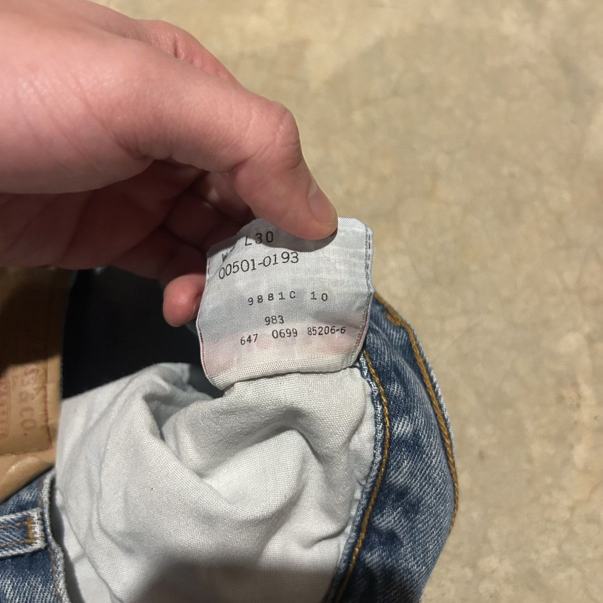 Levi's × Vintage Essential Vintage 90s Levi’s 501 Medium Wash Jeans Size US 31 - 11 Thumbnail
