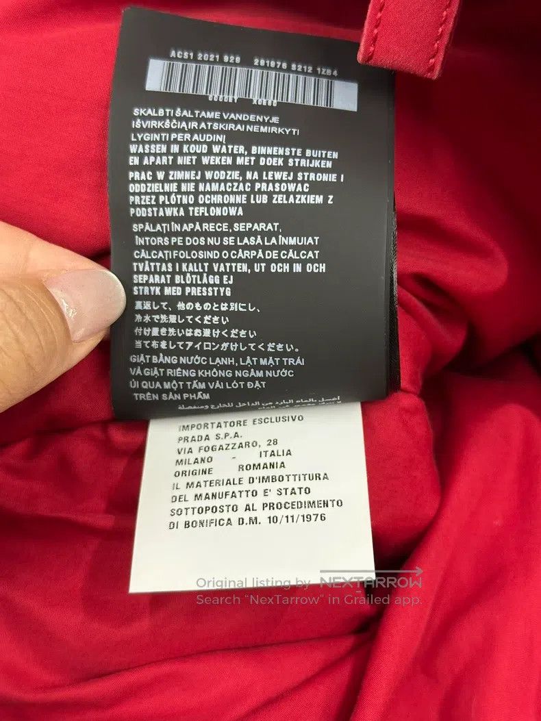 Prada Prada Red letter short down jacket Size XS / US 0-2 / IT 36-38 - 9 Thumbnail
